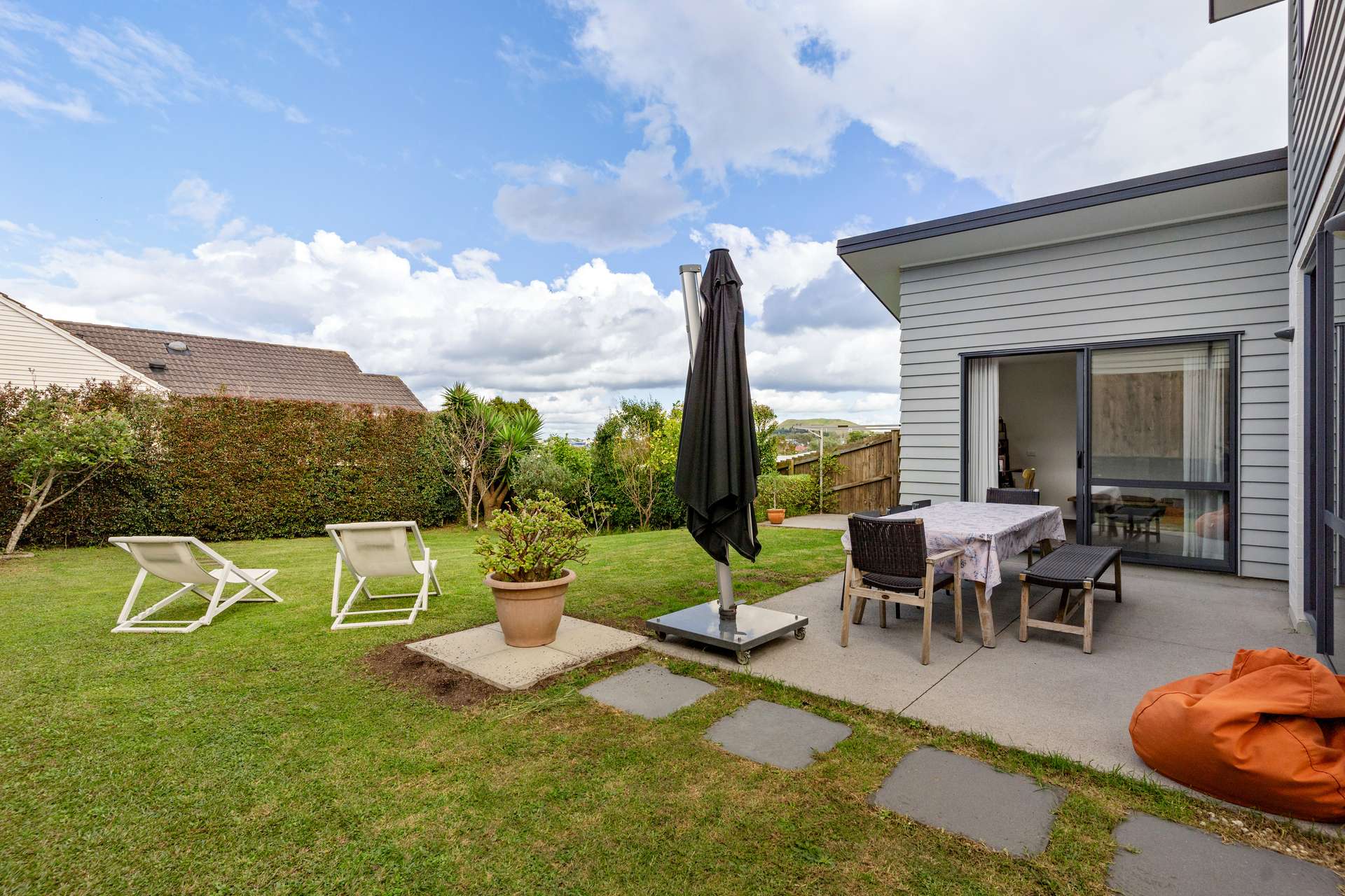 11B Castledine Crescent photo 14