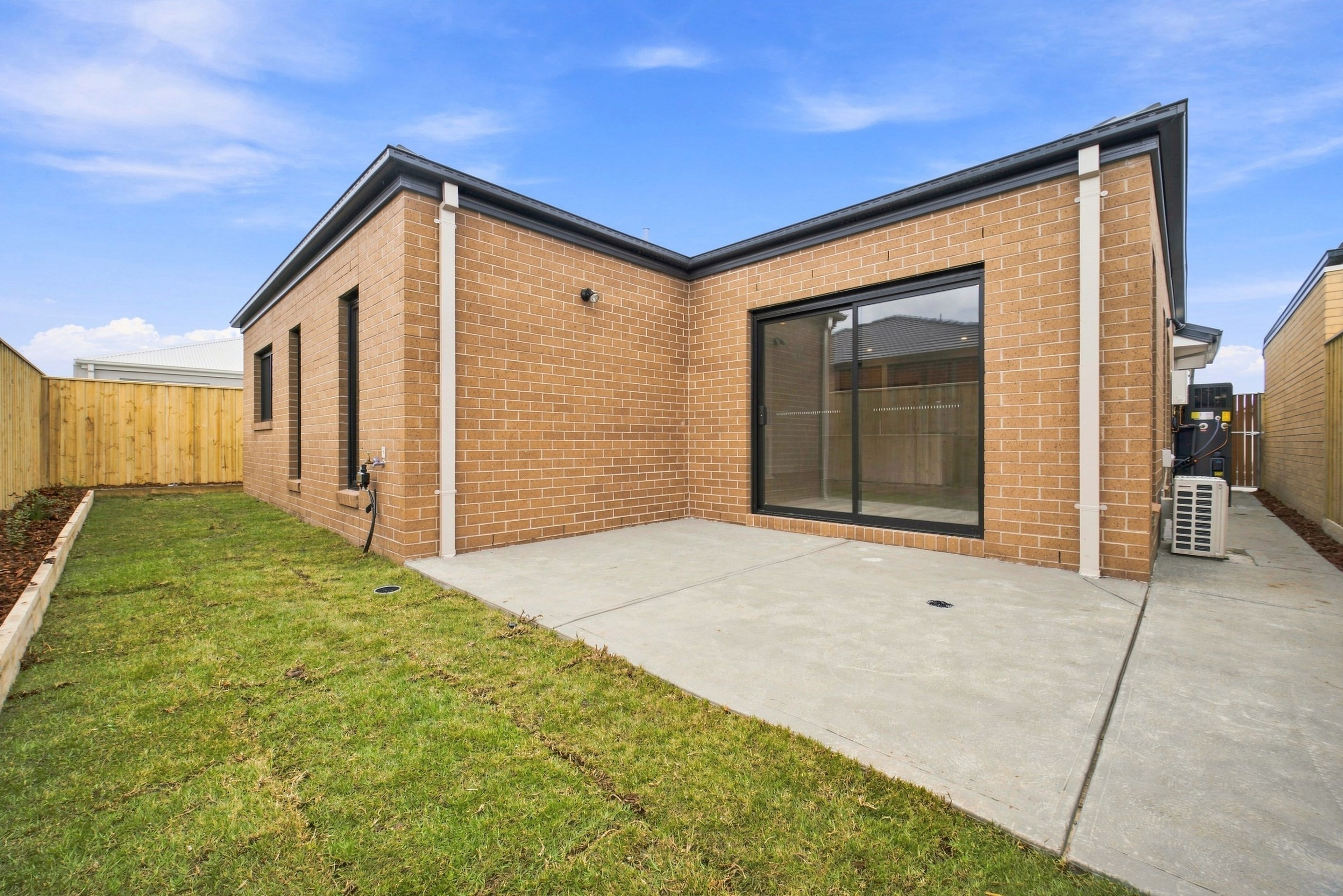 5 Castlecove Street — photo 18 of 22