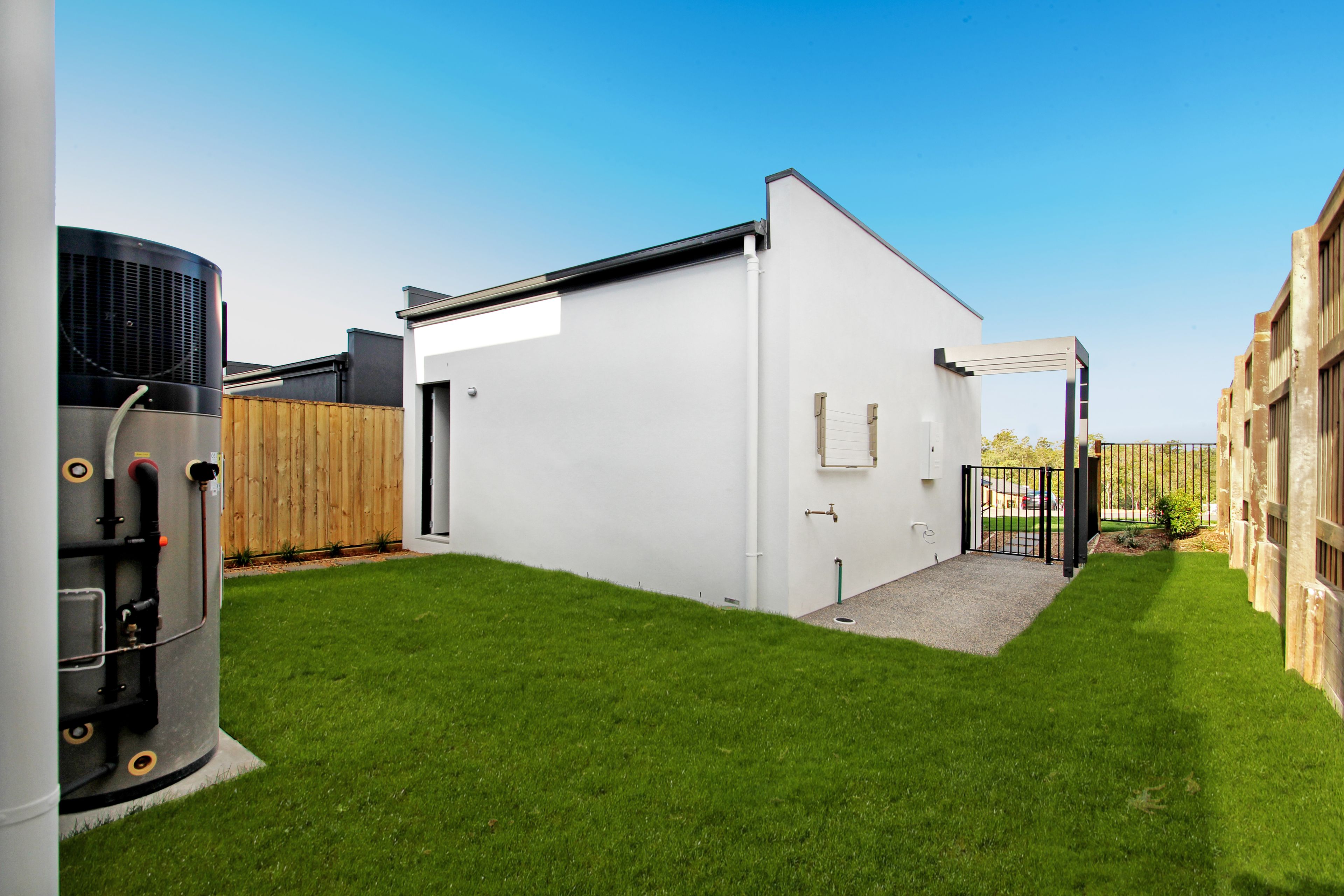 145 Spring Mountain Boulevard, SPRING MOUNTAIN, QLD 4300