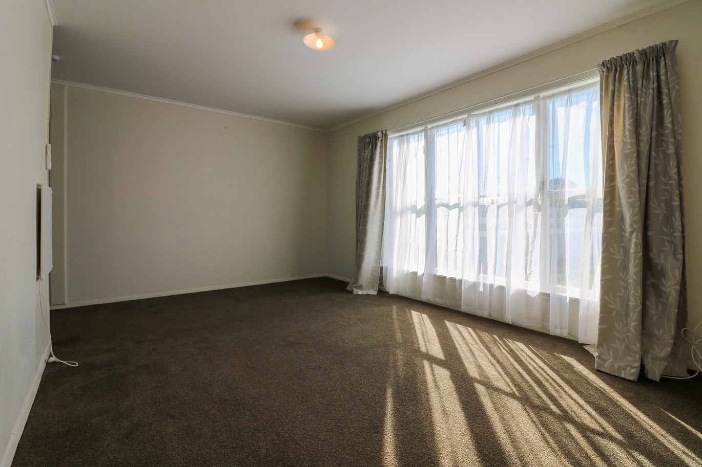 6 Anne Street, Feilding, Manawatu District 4702 - Leased Unit - Ray ...