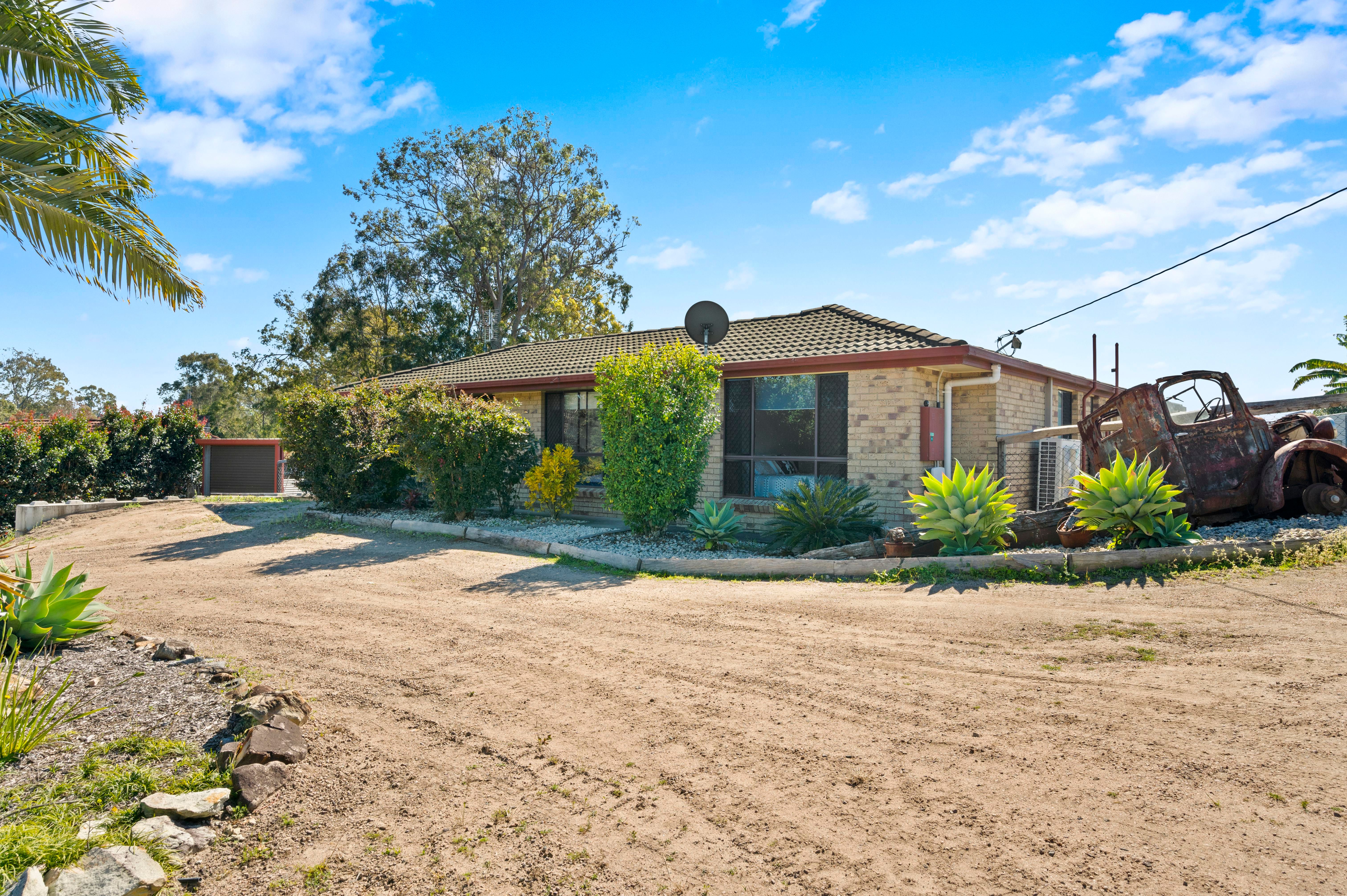 18-20 Comet Court — photo 4 of 21