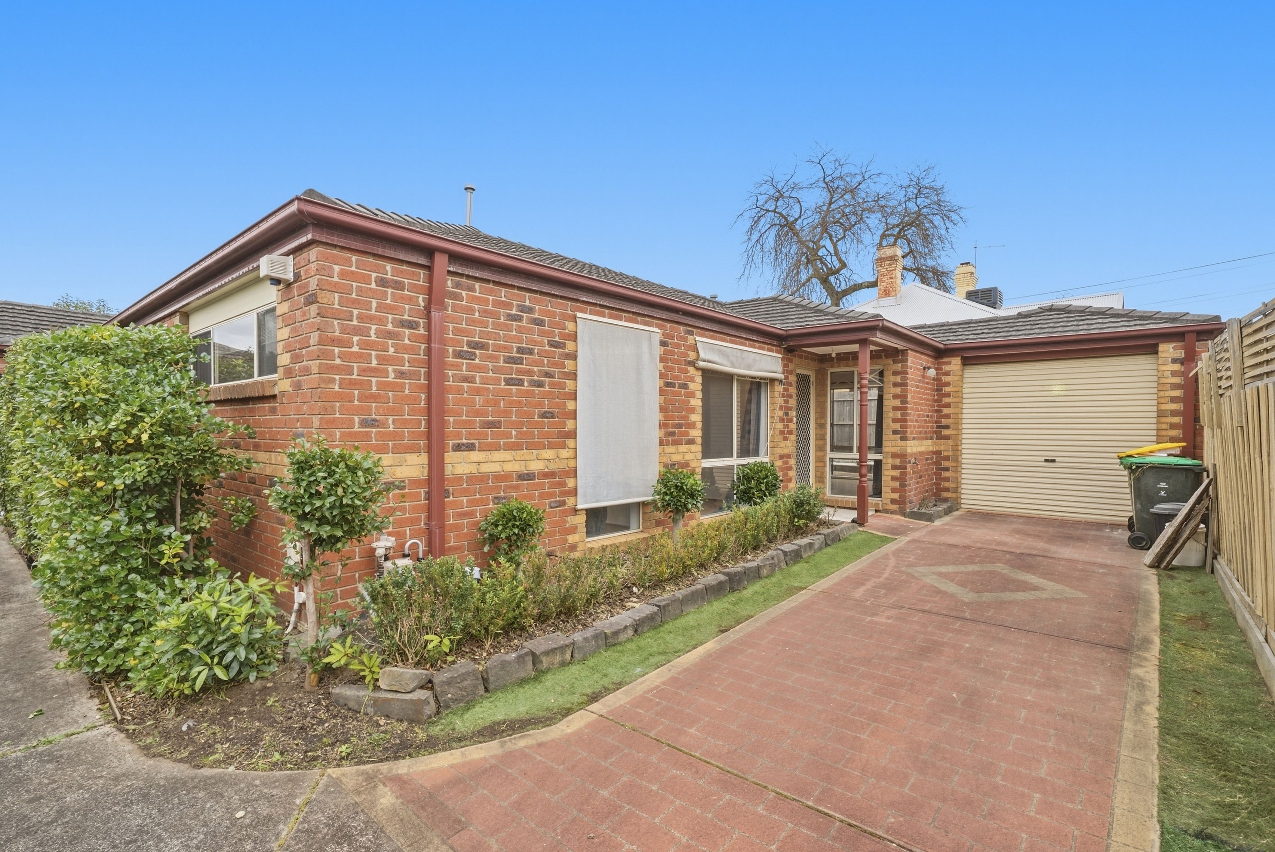 2/2A Ozone Road — photo from Ray White Wantirna