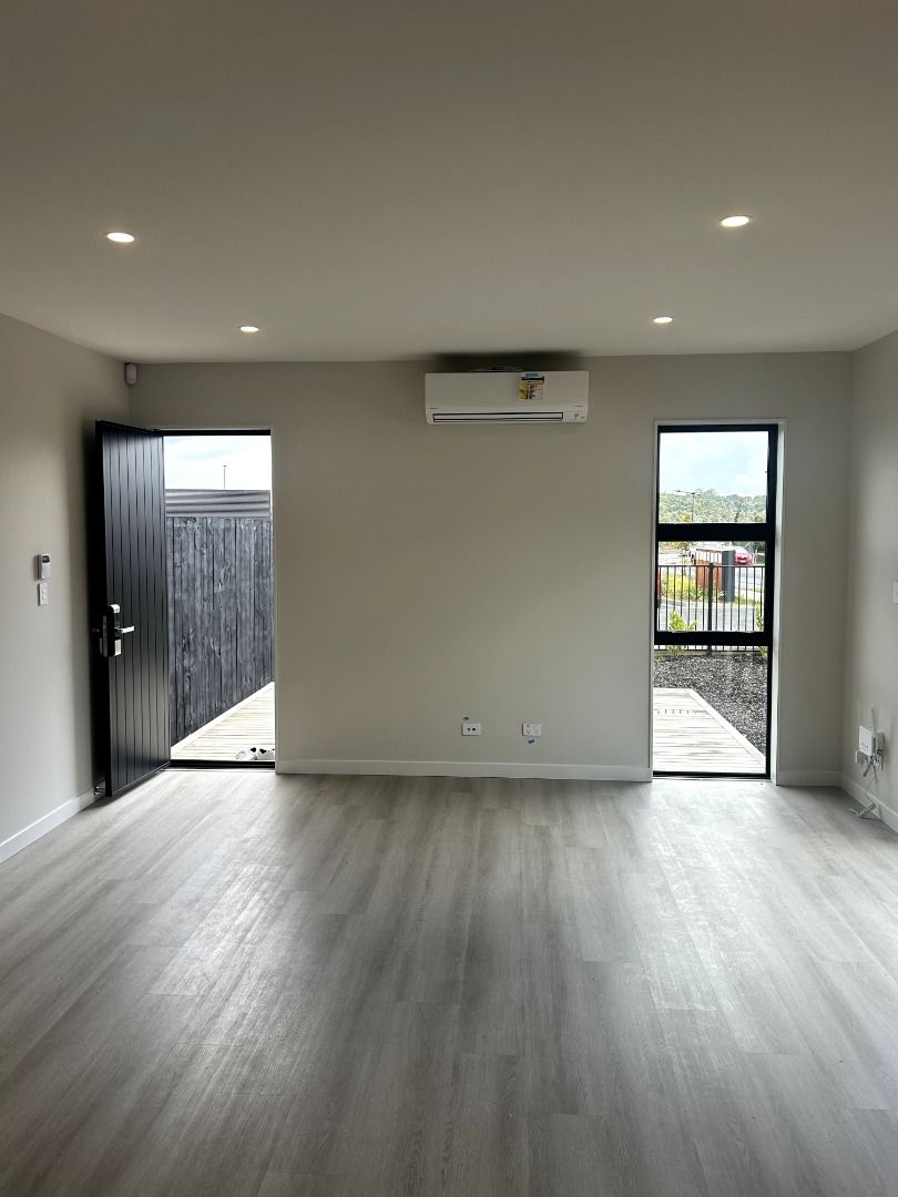 1/16 Clara Road, Silverdale, Rodney