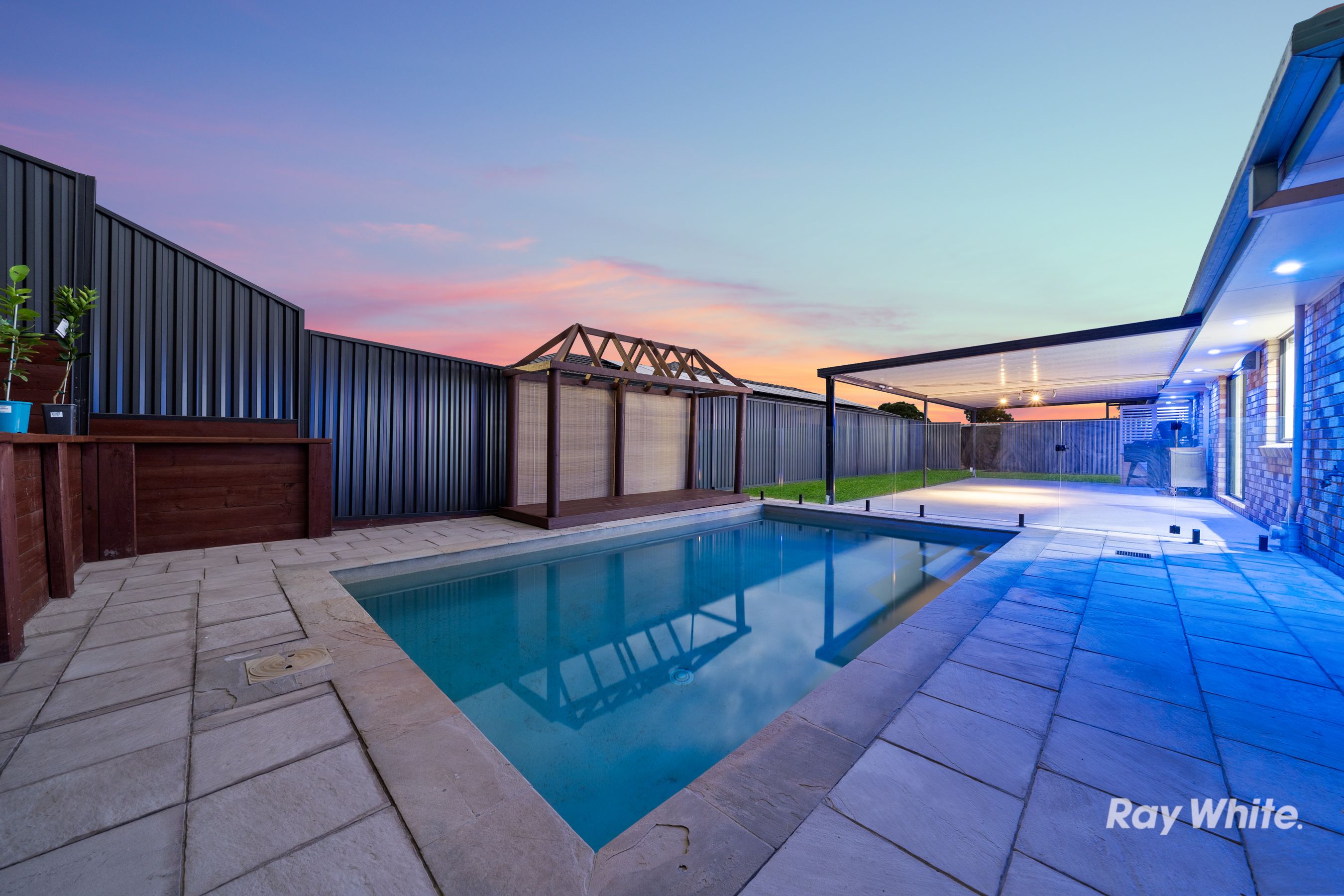 4 Maryland Place, Parkinson, QLD 4115