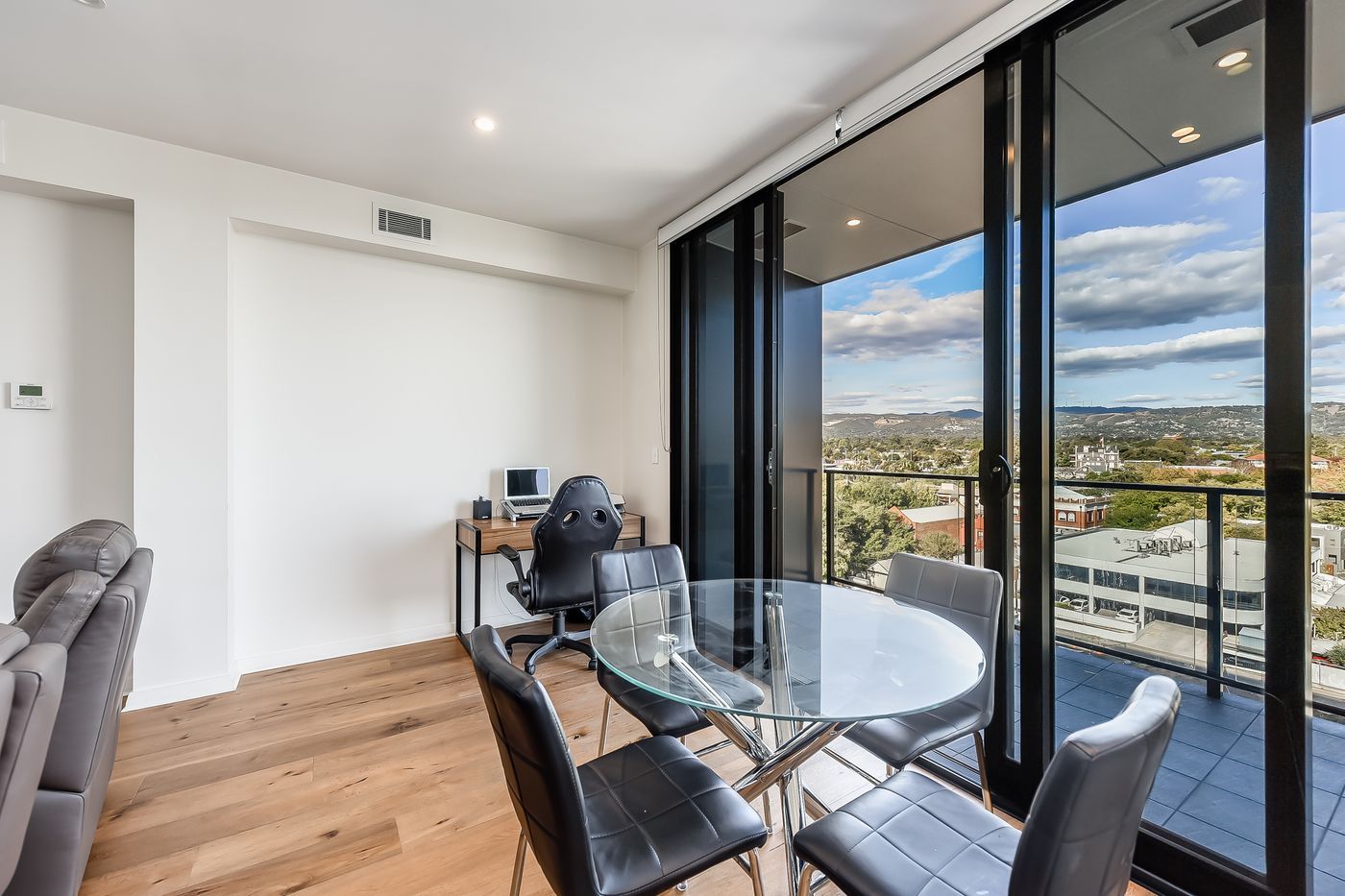 704/1 King William Street — photo 5 of 14