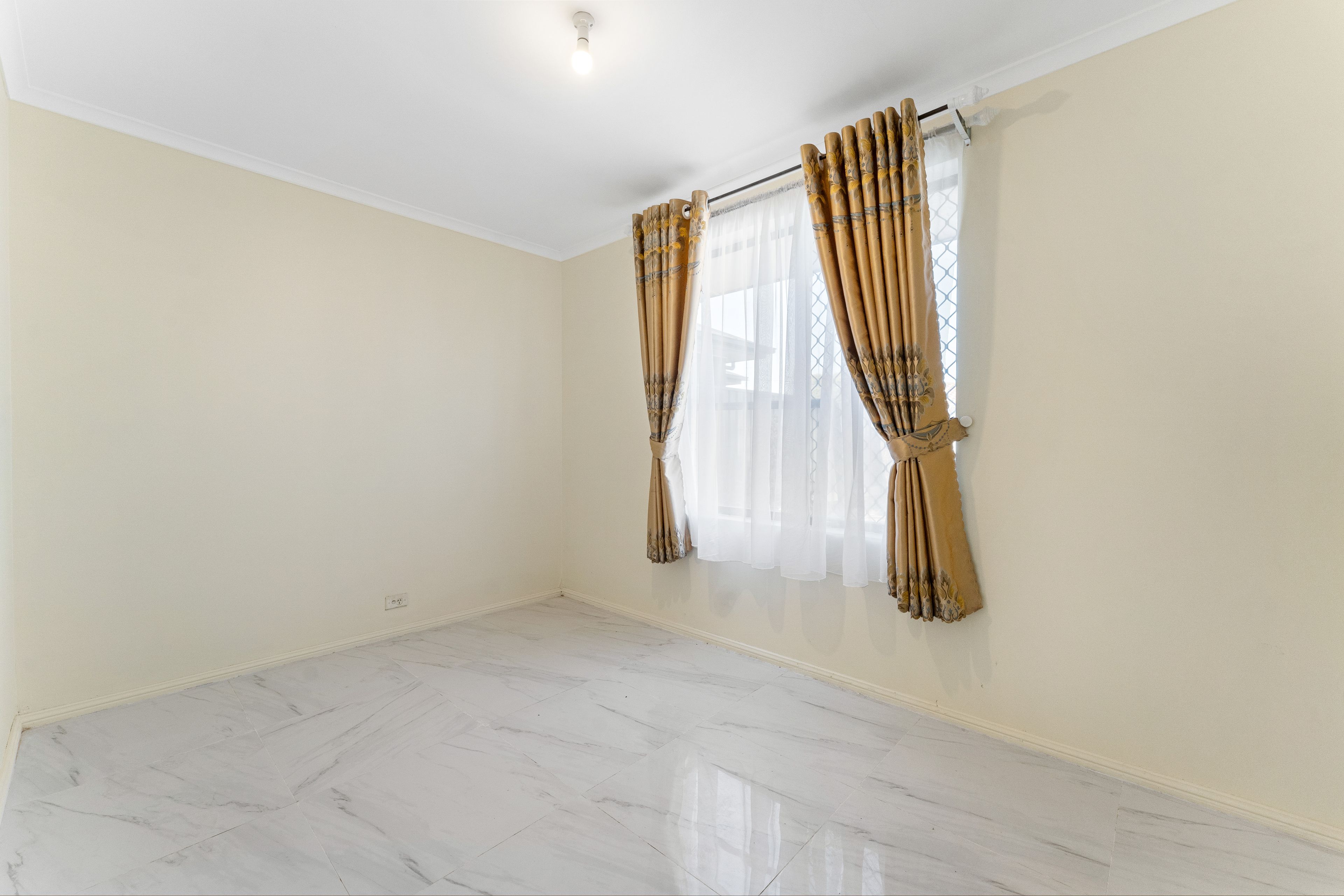 10 Alan Crescent — photo 9 of 14