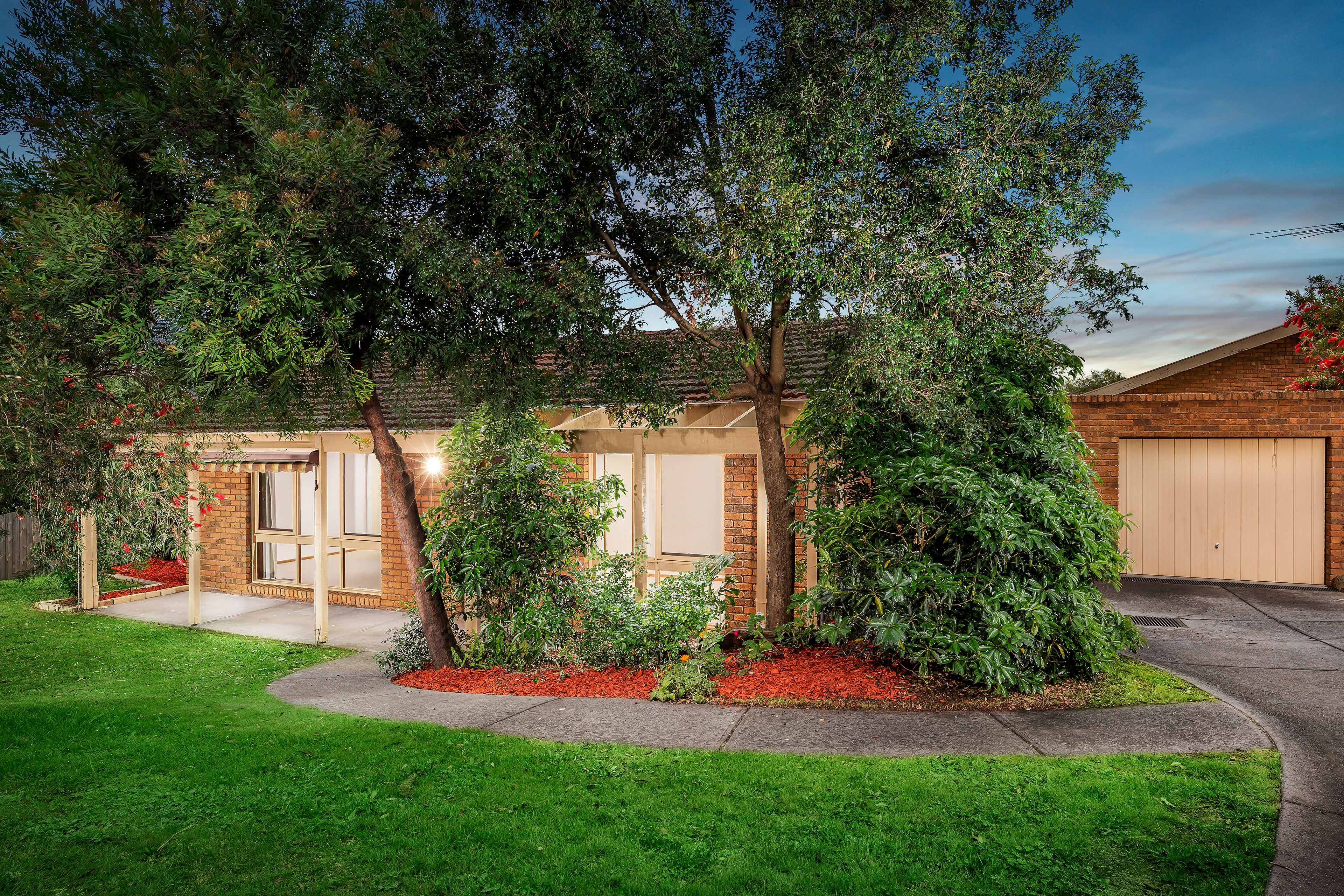 17-19 Frances Avenue, Greensborough VIC 3088