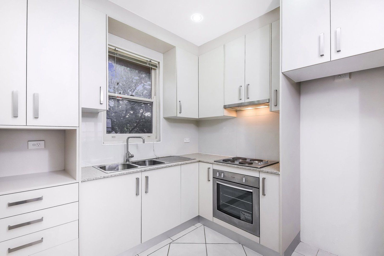 8/53 Cronulla Street, Carlton, NSW 2218