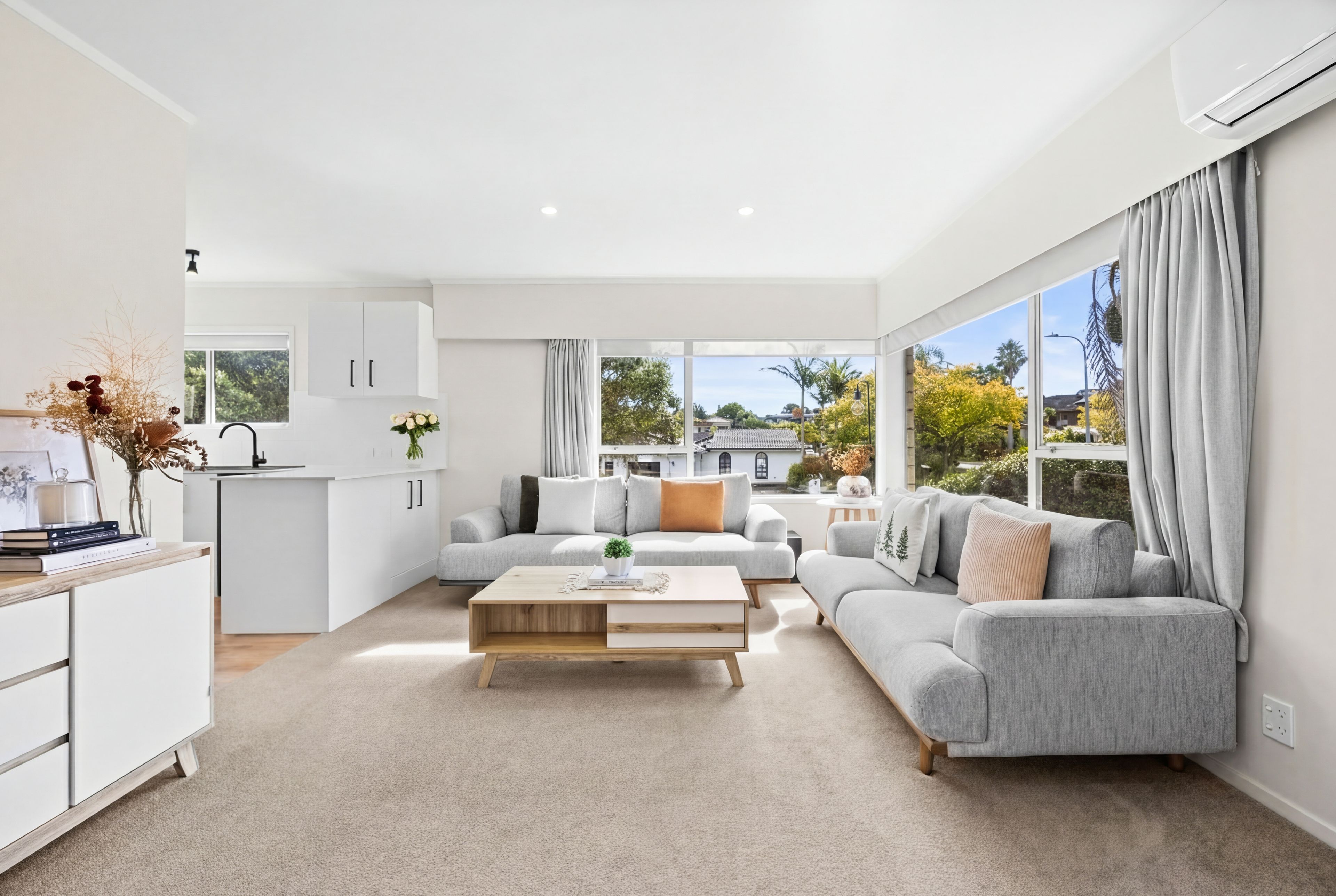 1/4 Imogene Way, Half Moon Bay, Manukau City