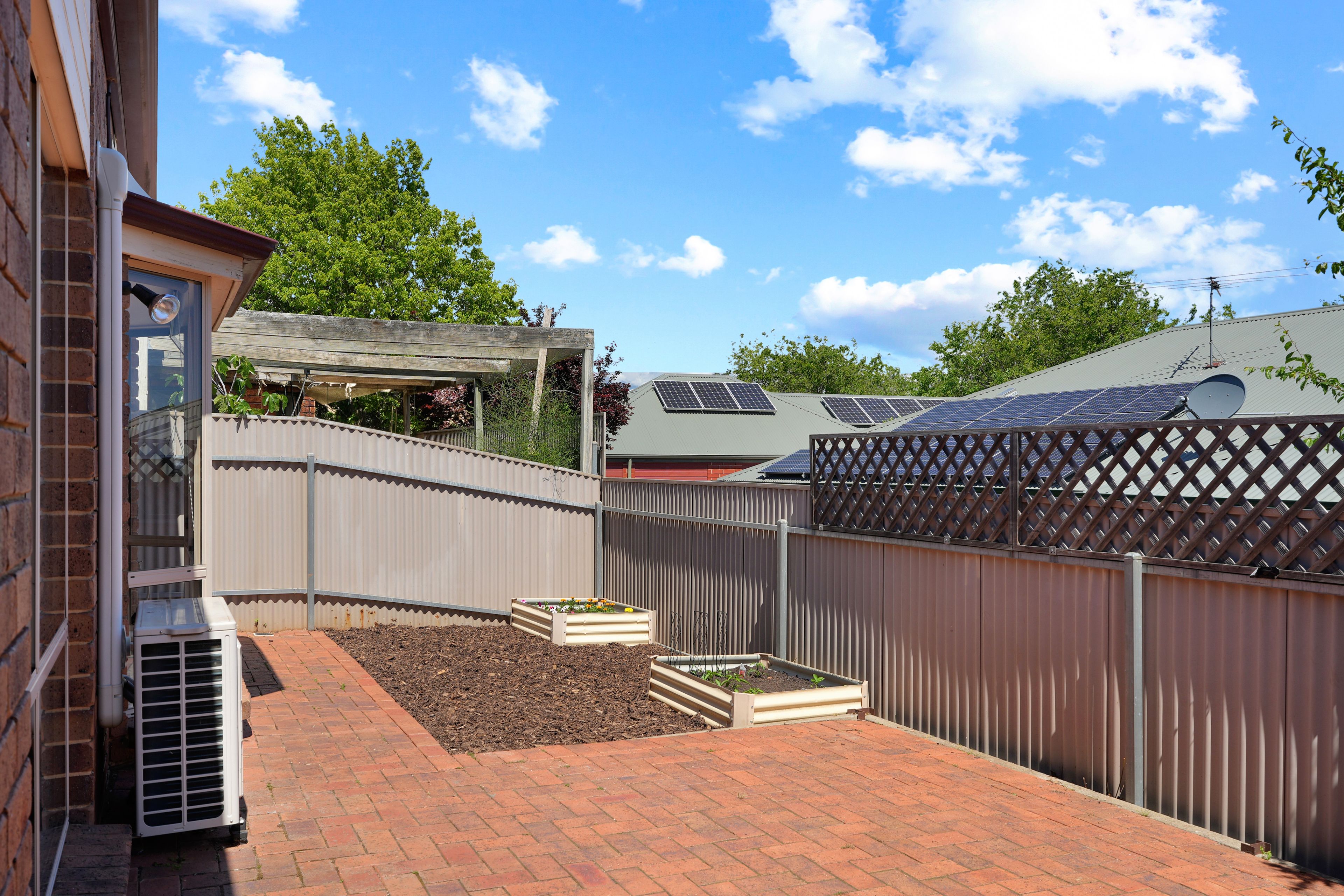 9 Inverary Close — photo 10 of 11