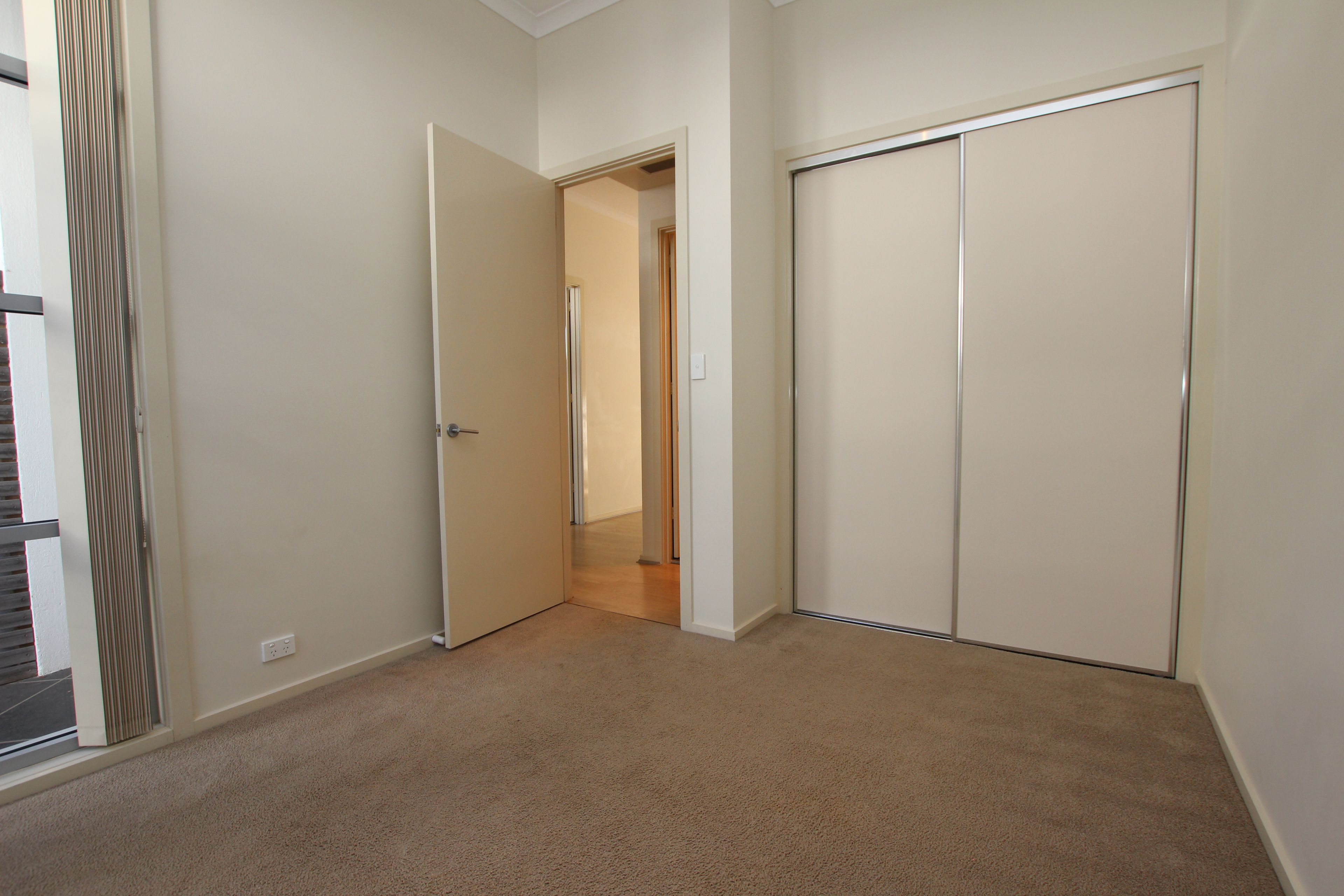10/4 Hardman Street — photo 9 of 14