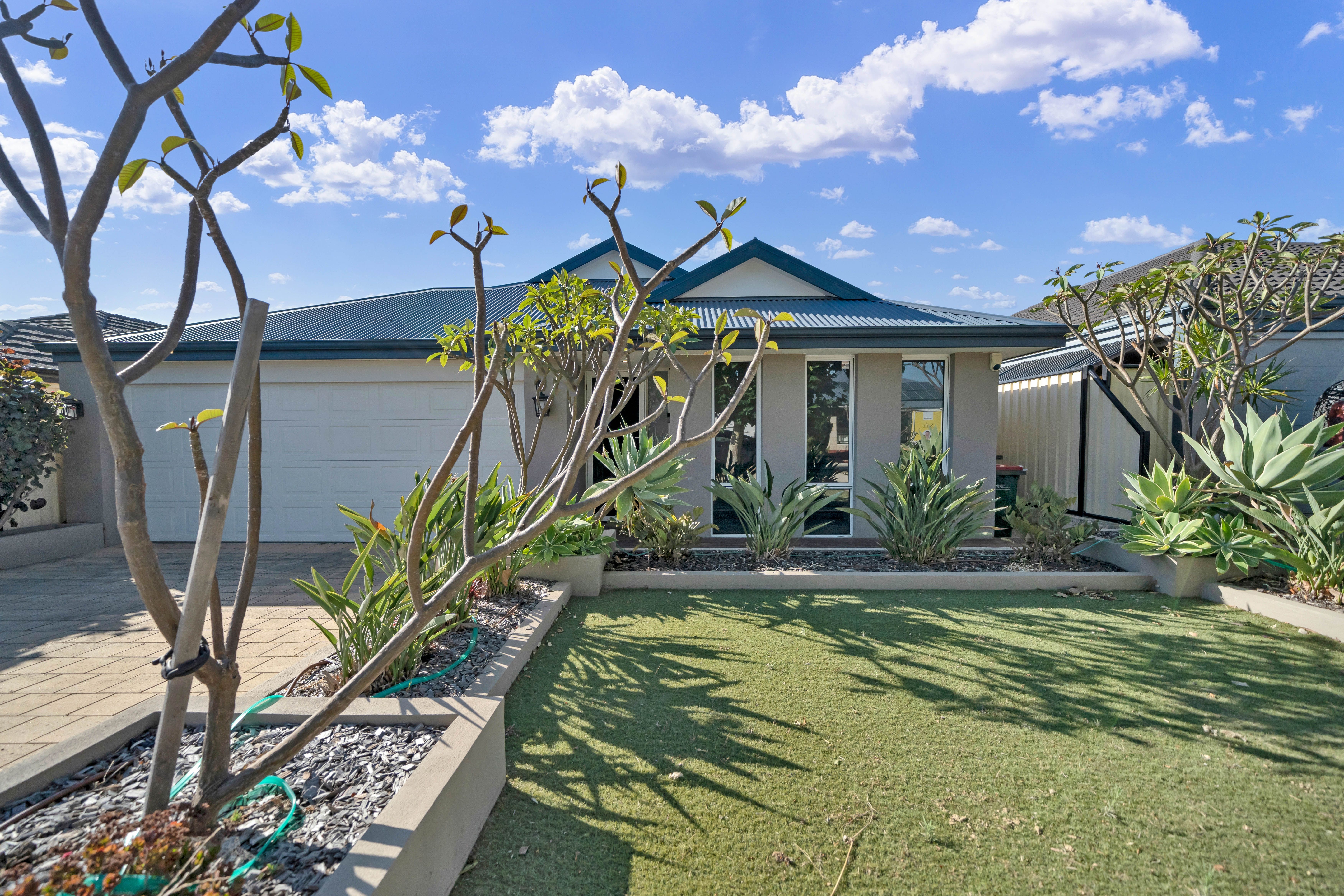 25 Grandoak Drive, Clarkson WA 6030