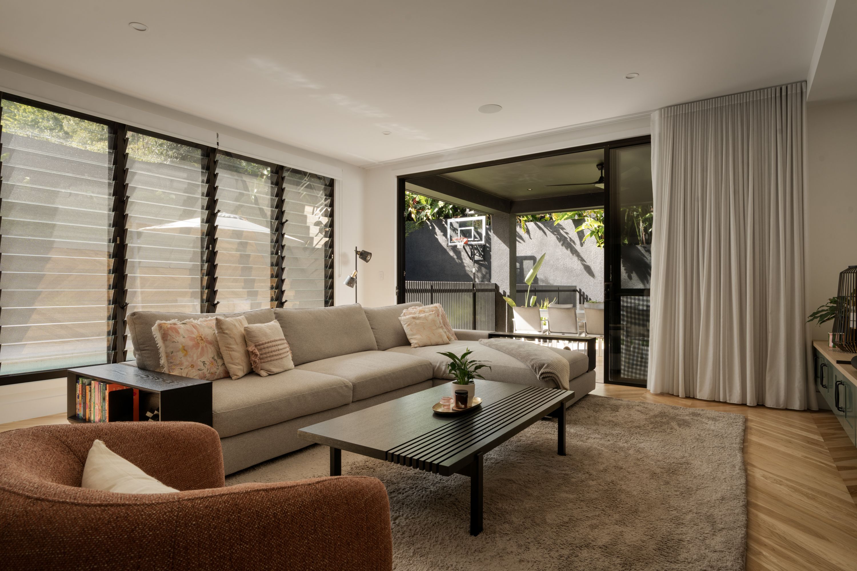 32 Long Street — photo 9 of 25