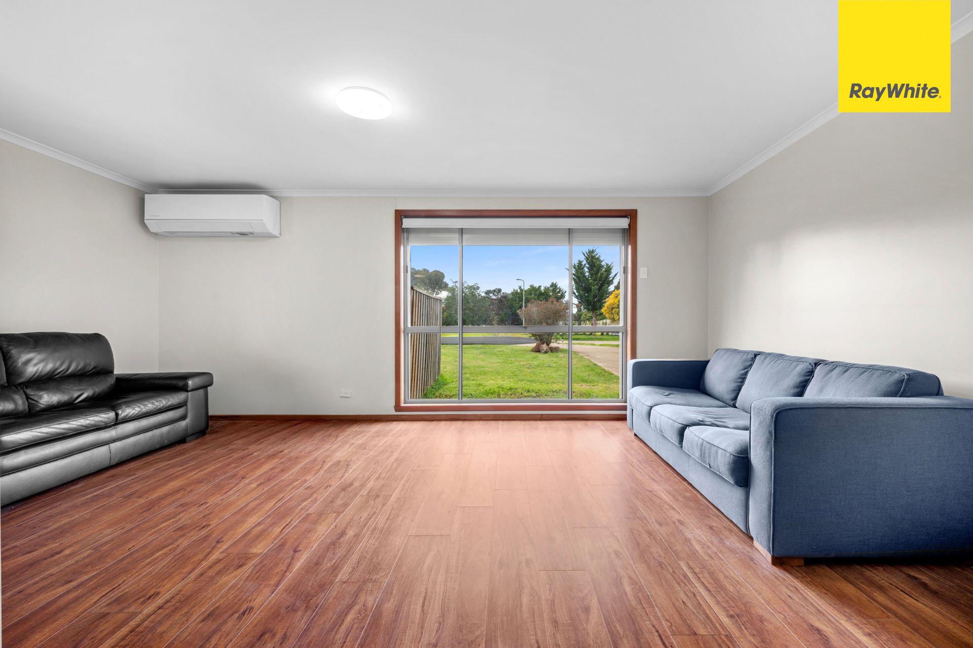 1/4 Asquith Place, Melton West, VIC 3337