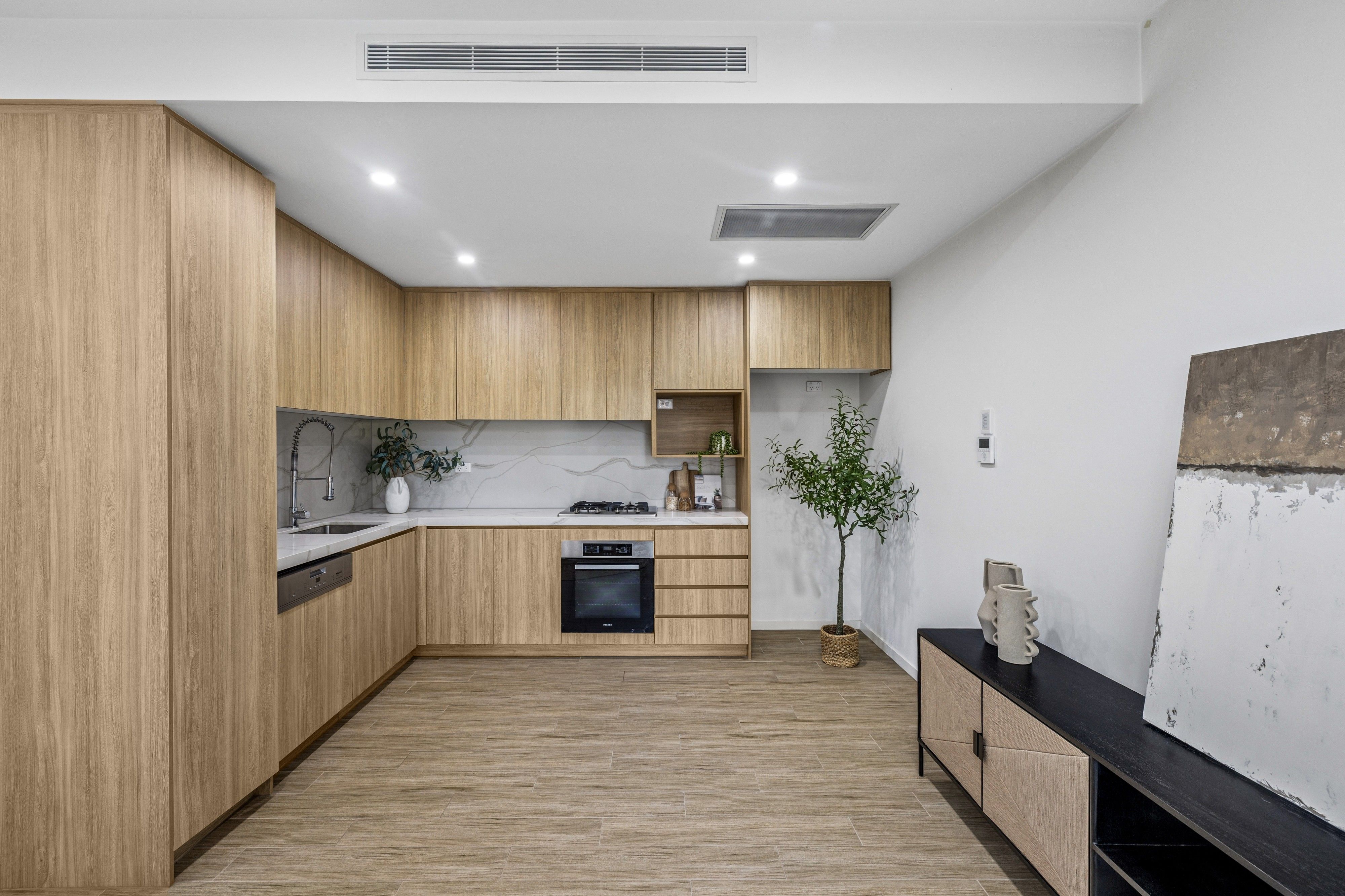 101A/86 Centenary Drive — photo 11 of 22