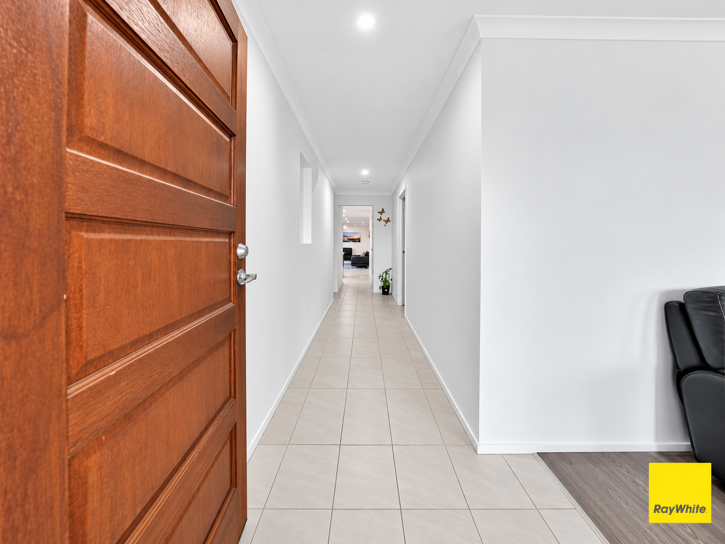 32 Bruny Drive — photo 3 of 22