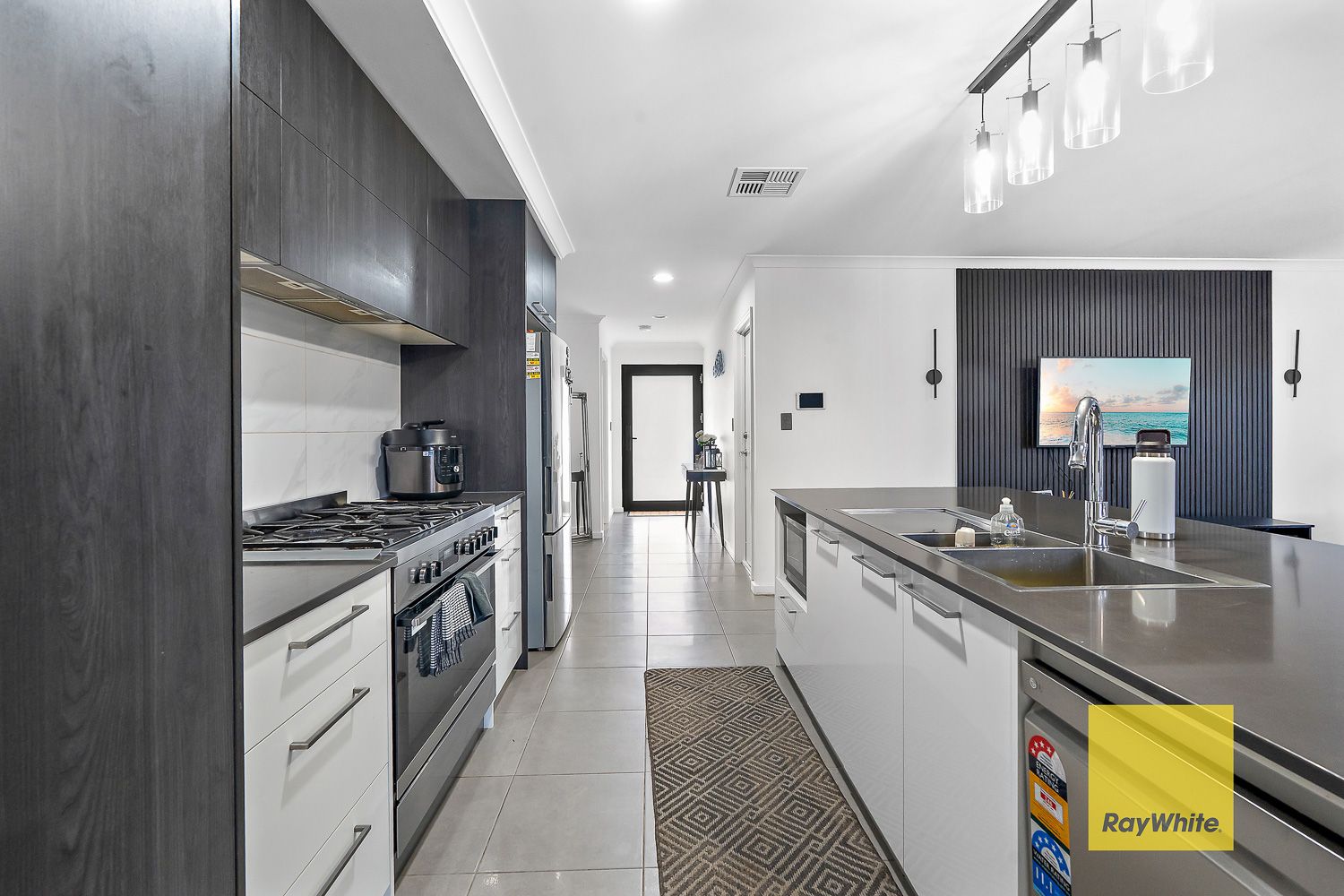 31 Irenic Road — photo 3 of 20