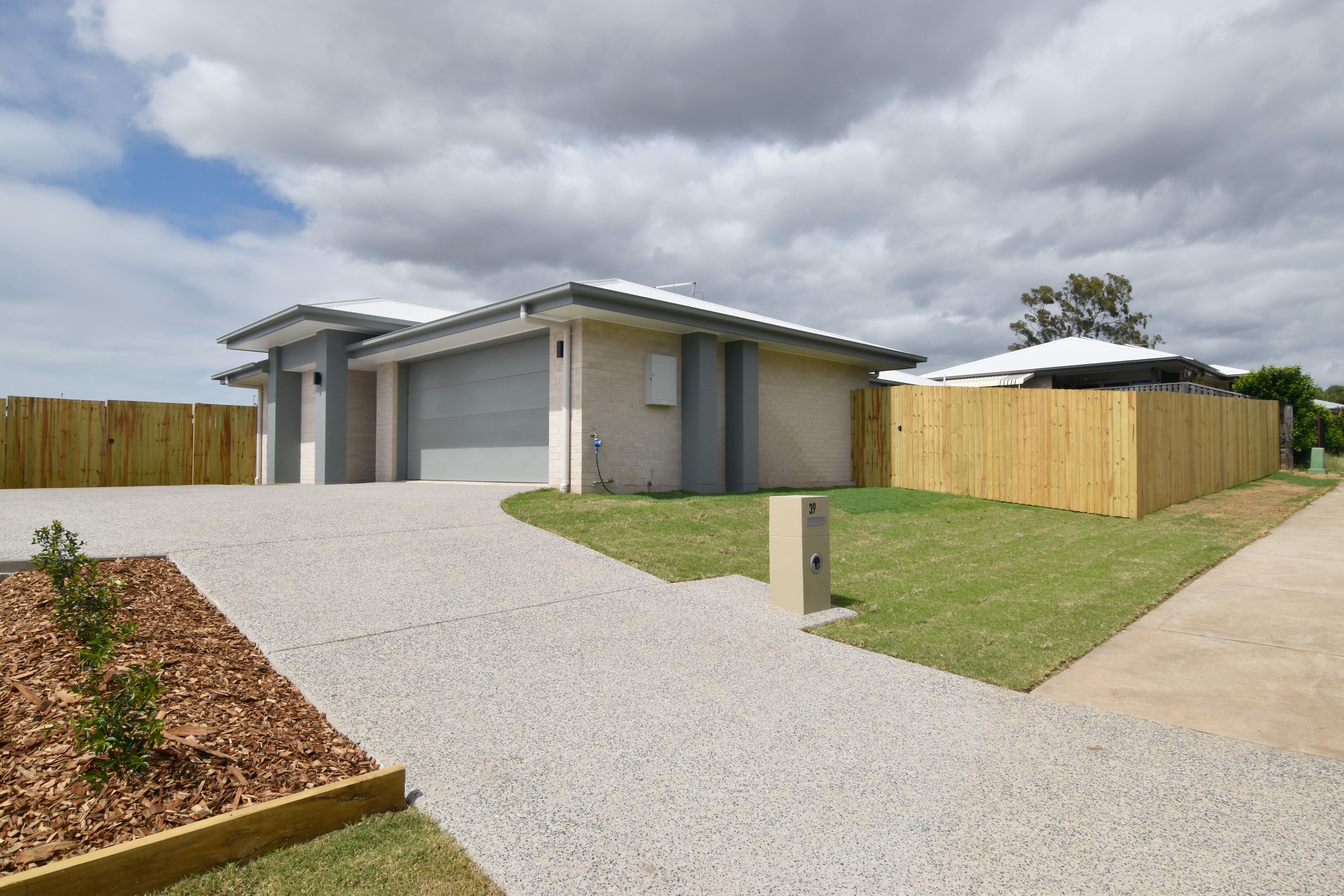 39 Harmony Drive, Clinton, QLD 4680