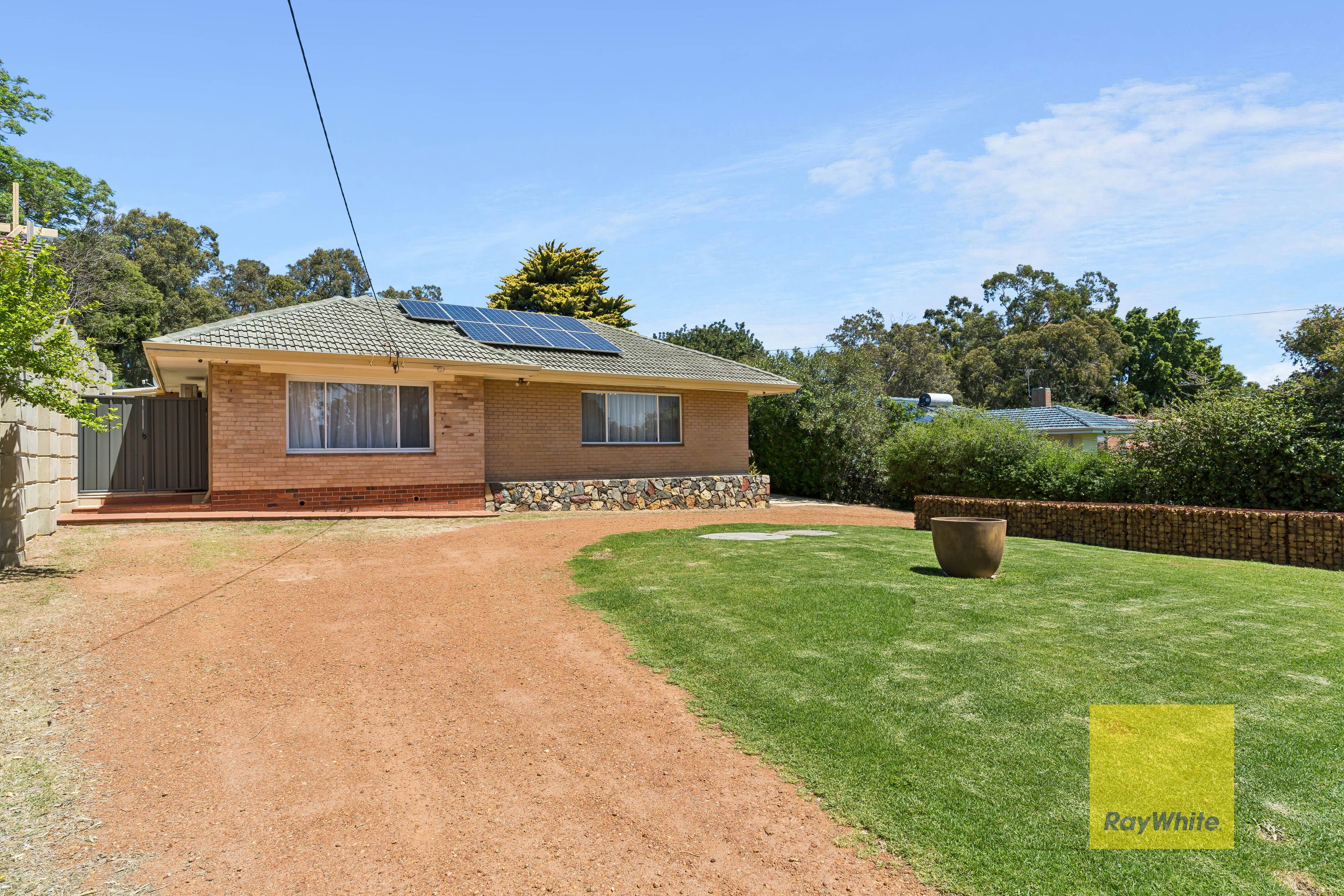 5 Snowball Road, Kalamunda WA 6076