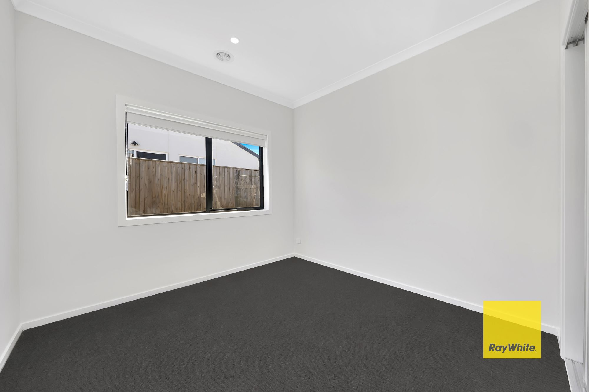 17 Ivory Road — photo 8 of 13