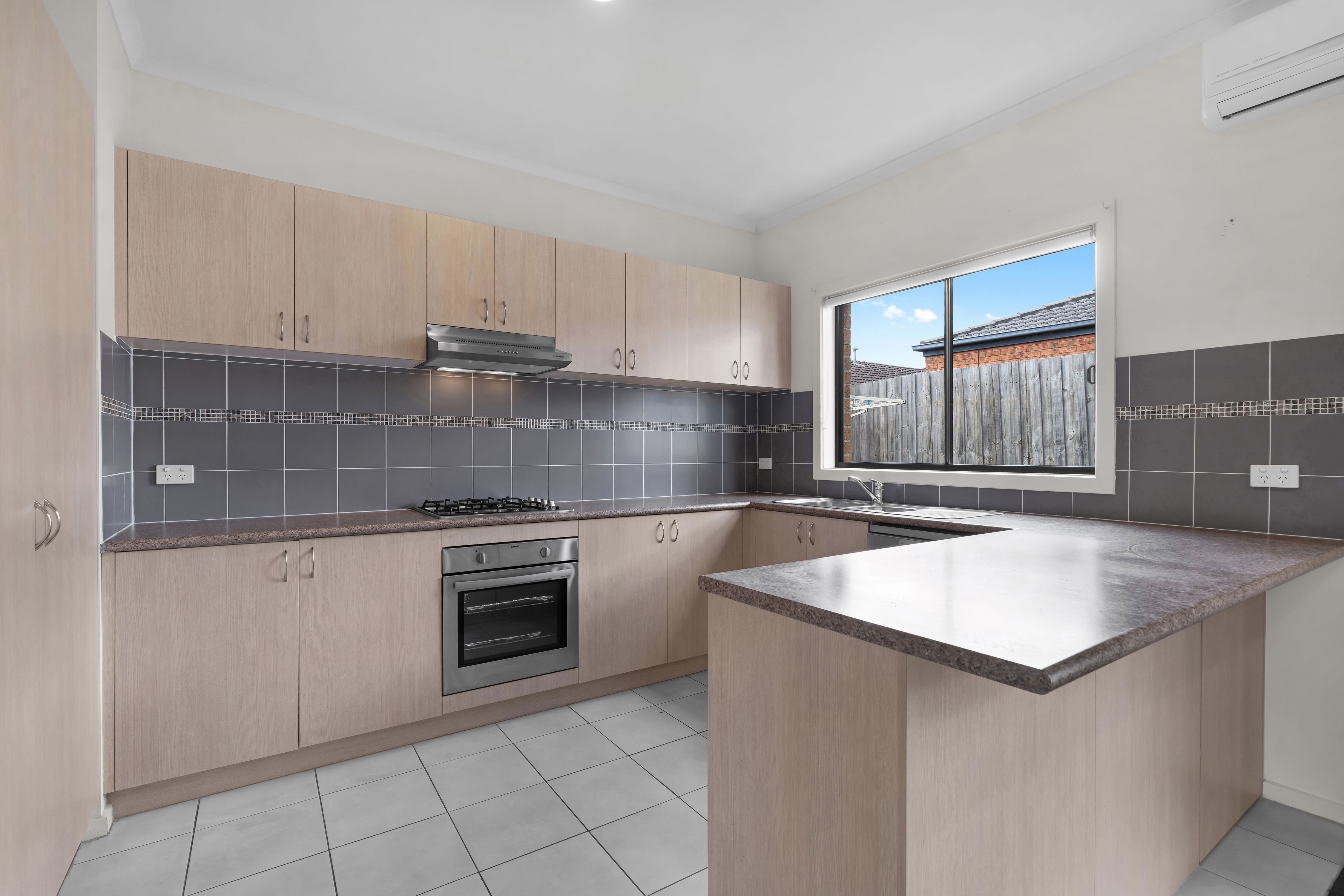 3/8 Mina Court — photo 5 of 17