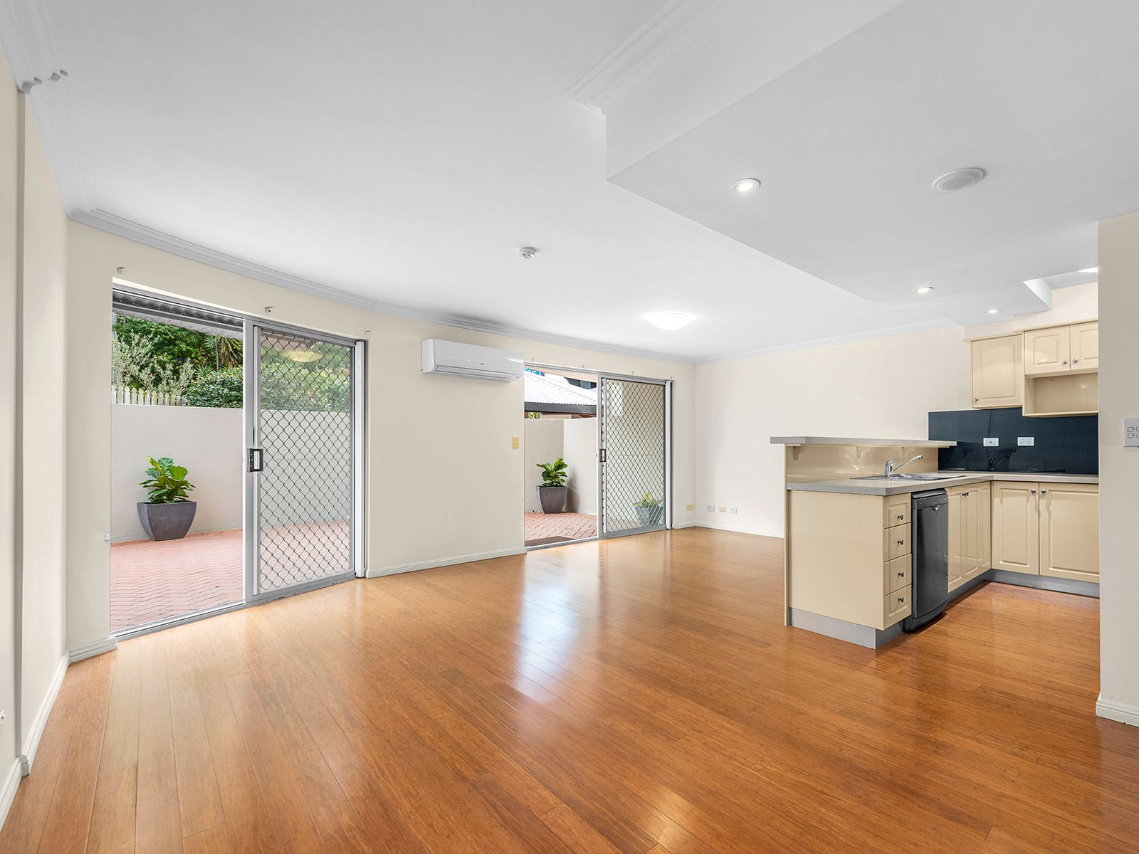 19 O'Connell Street, Kangaroo Point QLD 4169