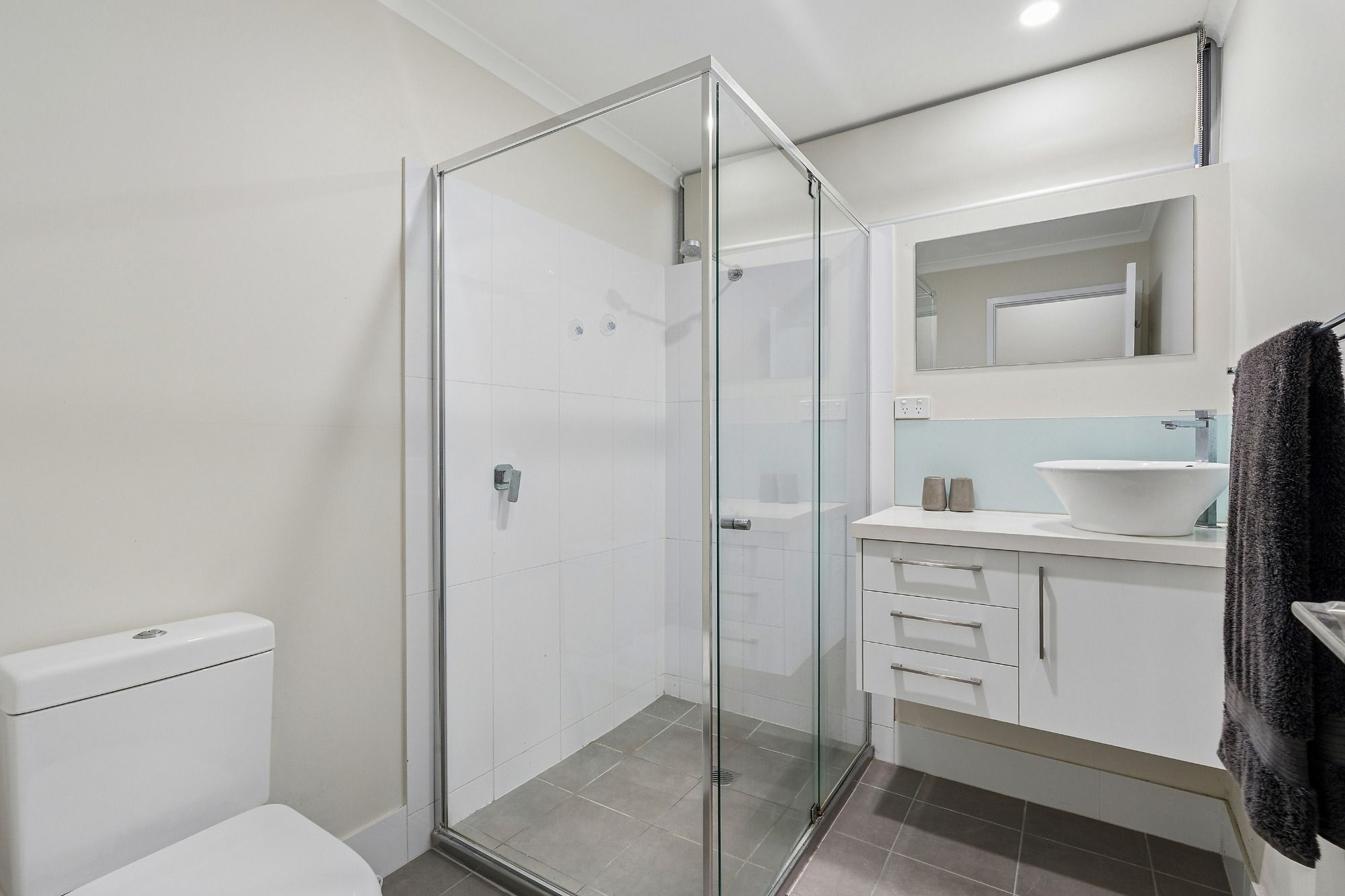 2/586 Sherwood Road — photo 8 of 14