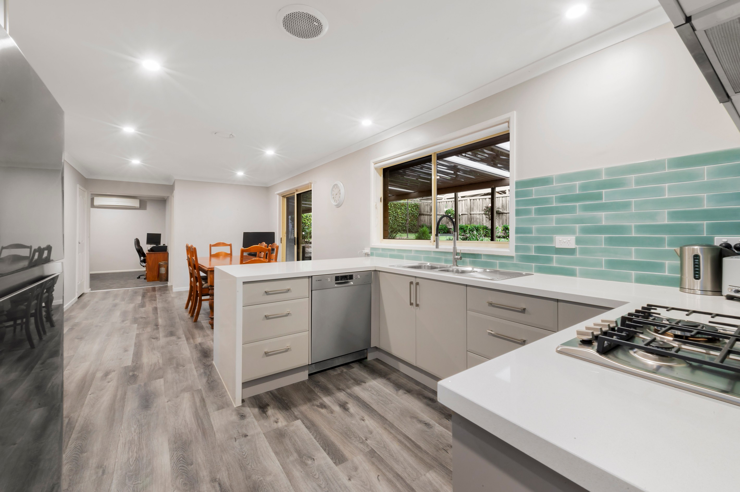 369 Dandelion Drive, Rowville, VIC 3178