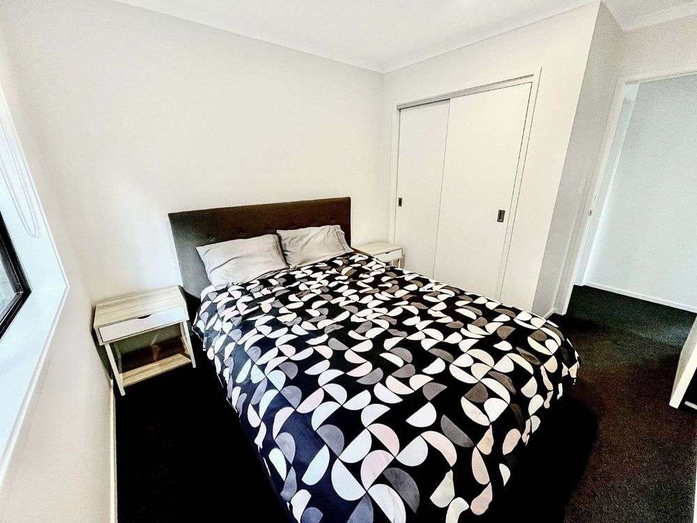 72 Antrim Crescent photo 8