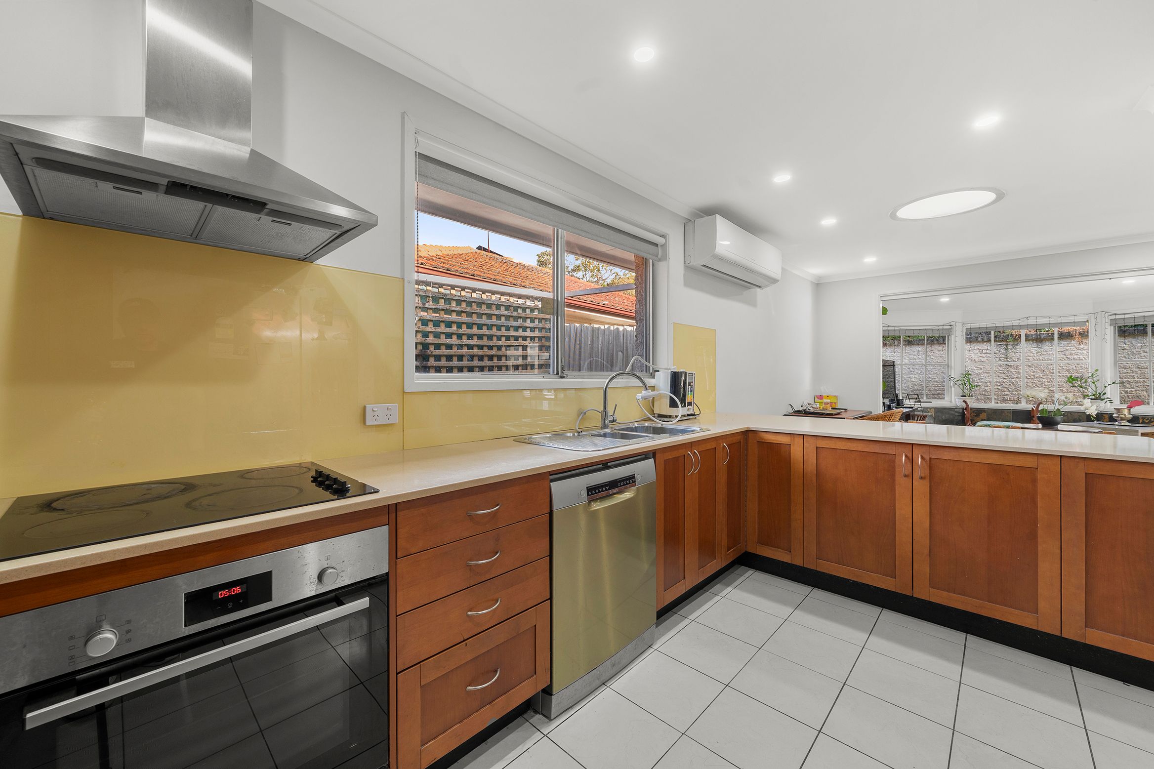 33 Dresden Avenue — photo 10 of 21