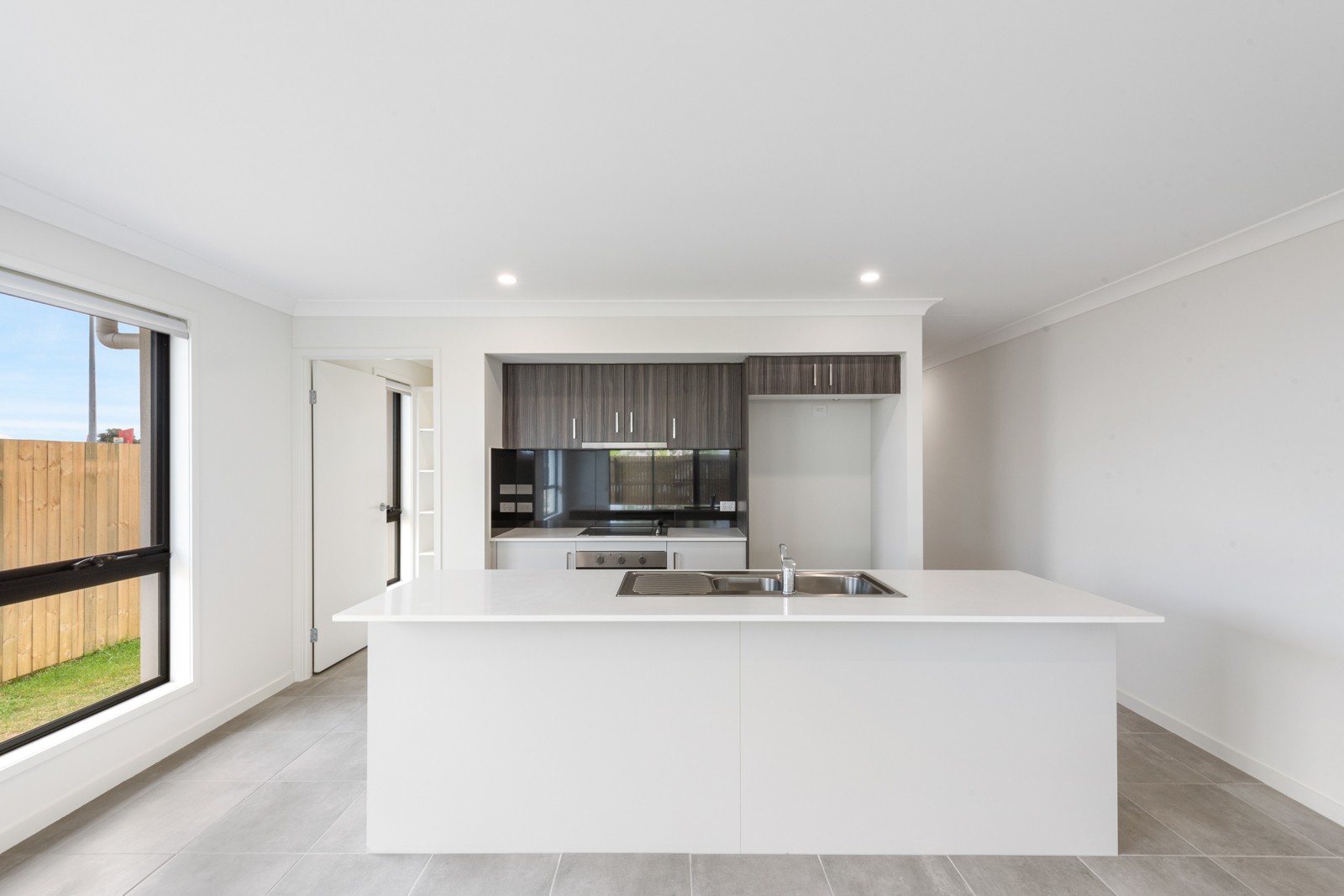 160 Alawoona Street, Redbank Plains, QLD 4301