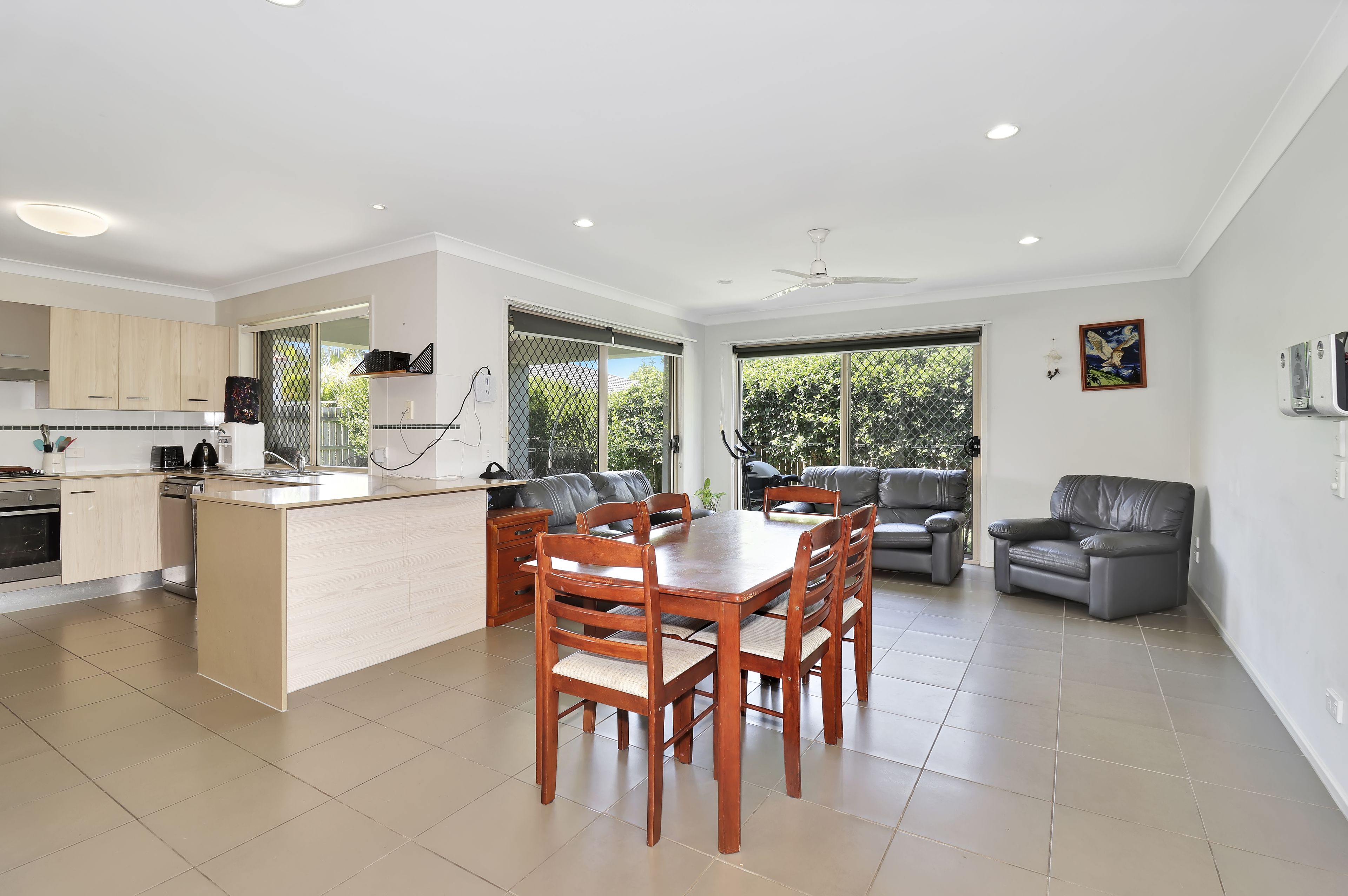 9 Captain Cook Street, Urraween, QLD 4655