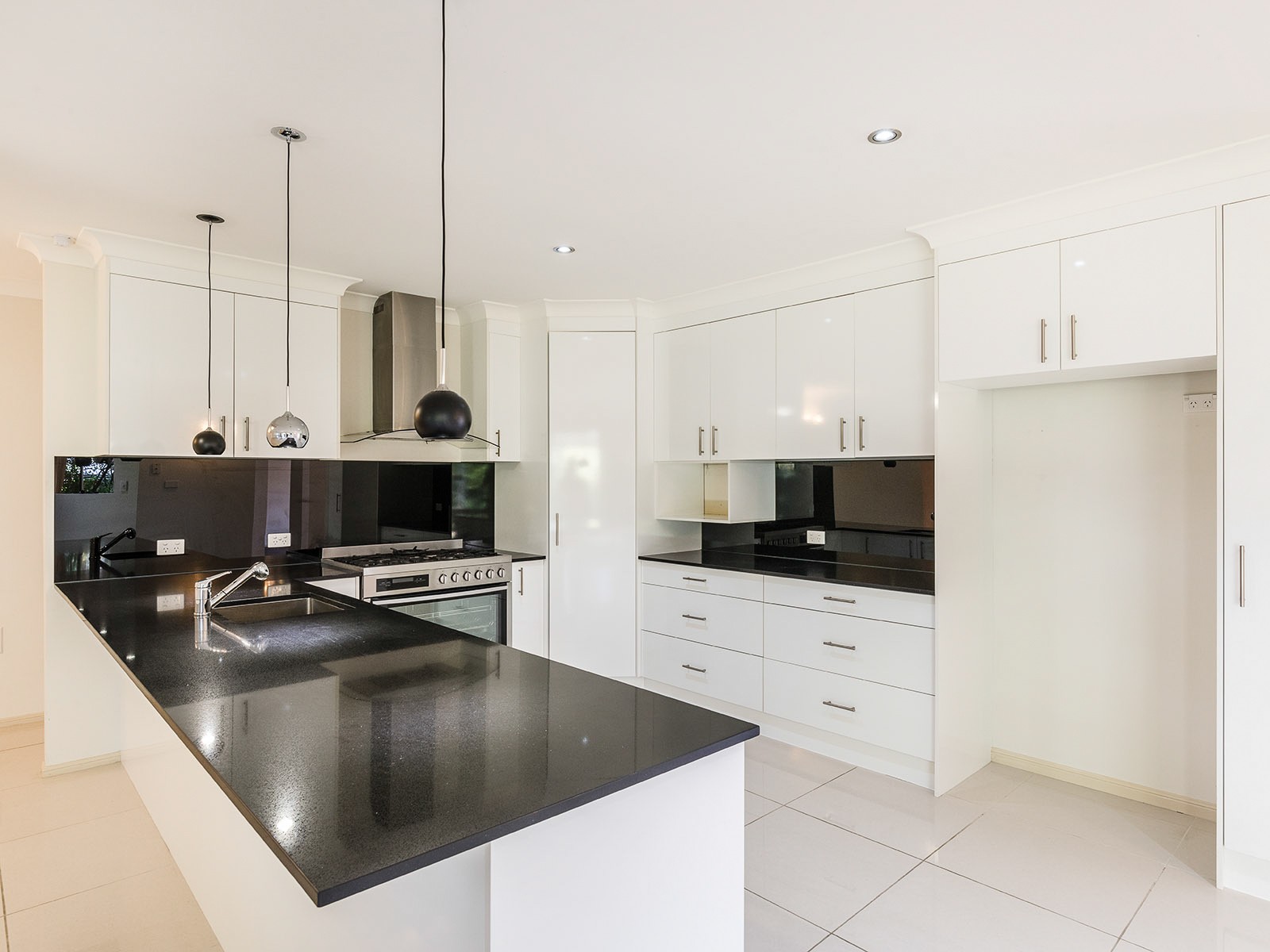 59 Oakley Street, Carindale, QLD 4152