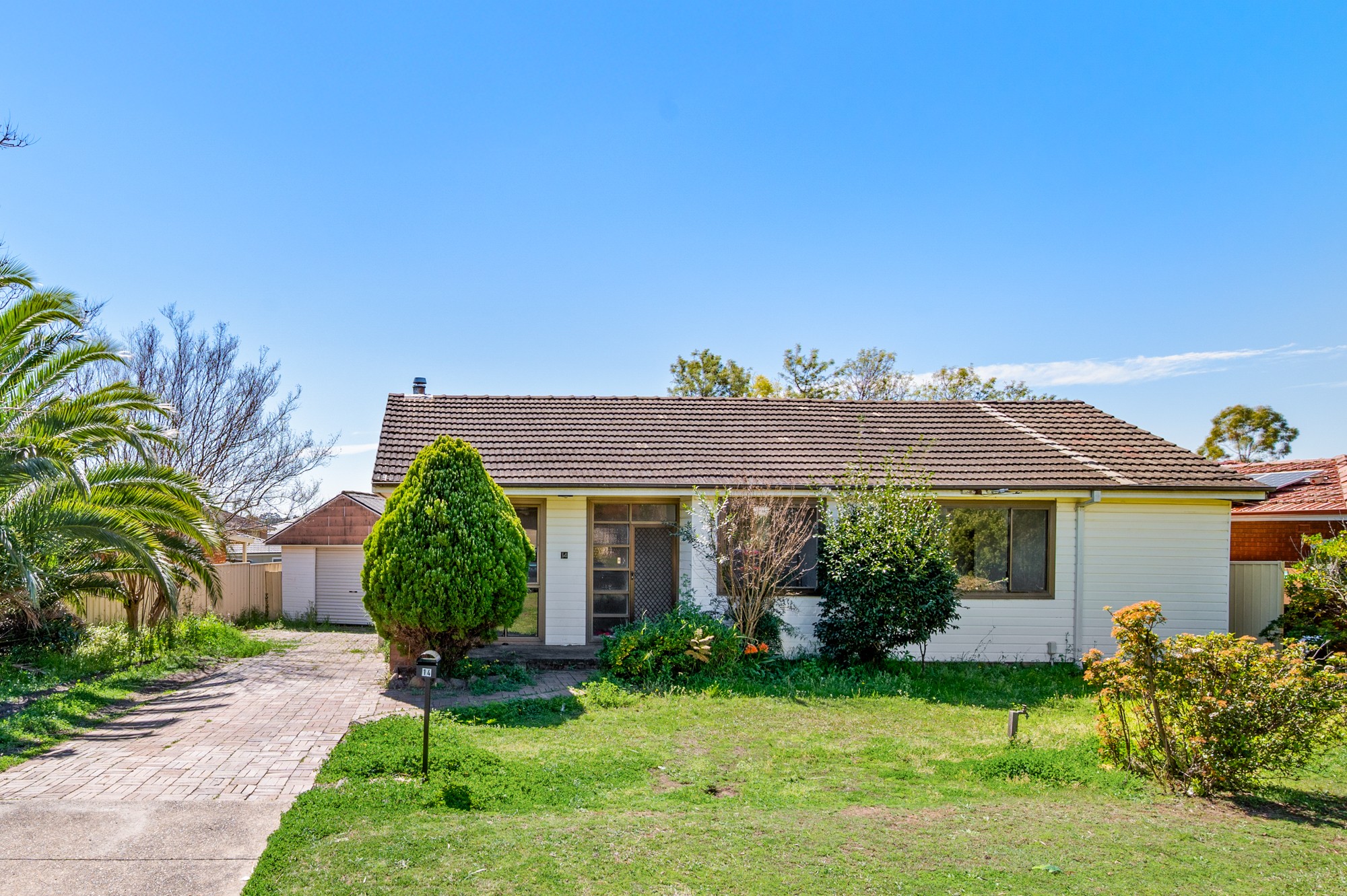 14 Chesham Parade, Glenfield, NSW 2167