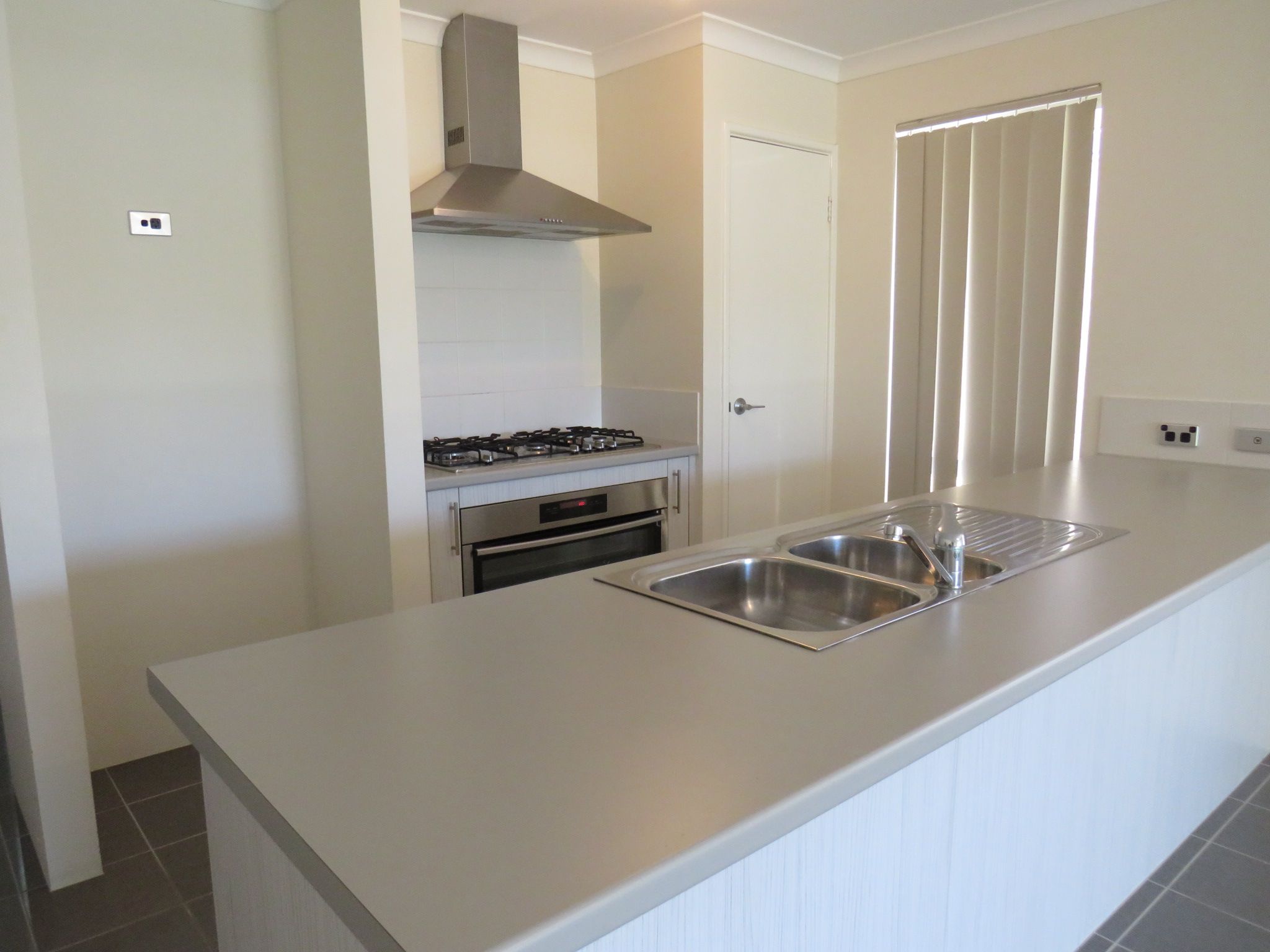 25B Waratah Drive, Camillo, WA 6111
