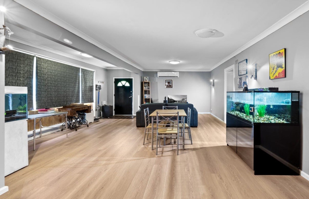 18 Raymond Avenue, Campbelltown, NSW 2560