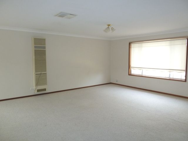 1/70 Brooklyn Drive, Bourkelands, NSW 2650