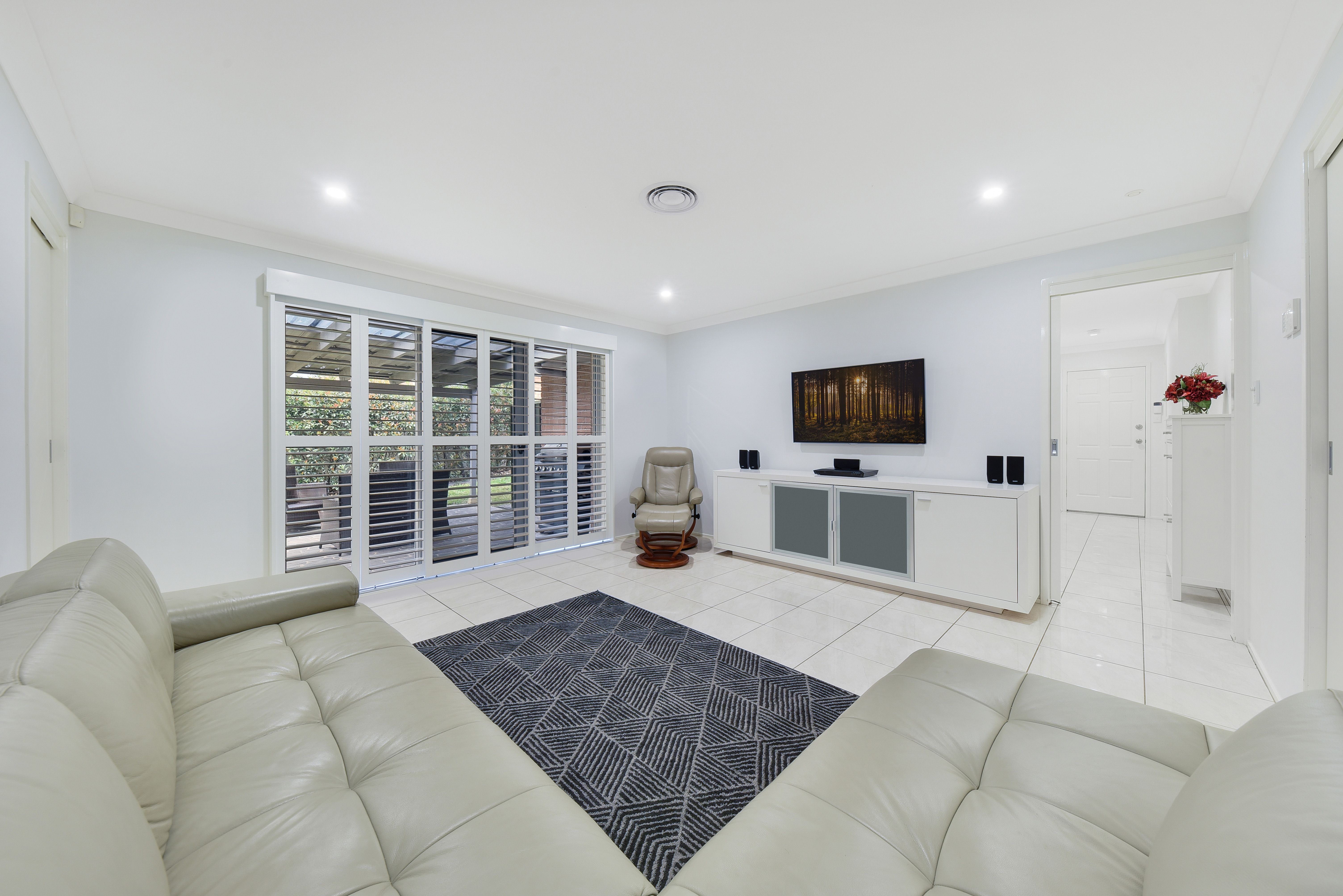18 Greenoaks Avenue, Bradbury, NSW 2560