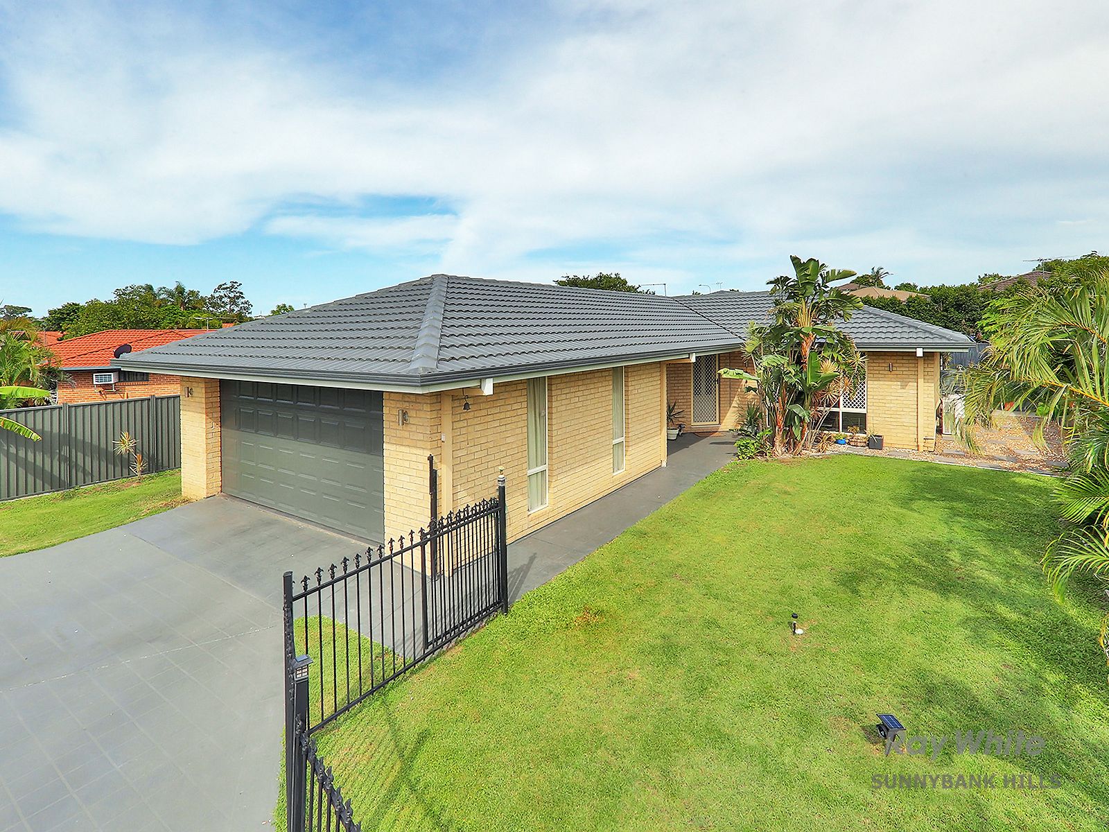 8 Cleland Court, Parkinson, QLD 4115