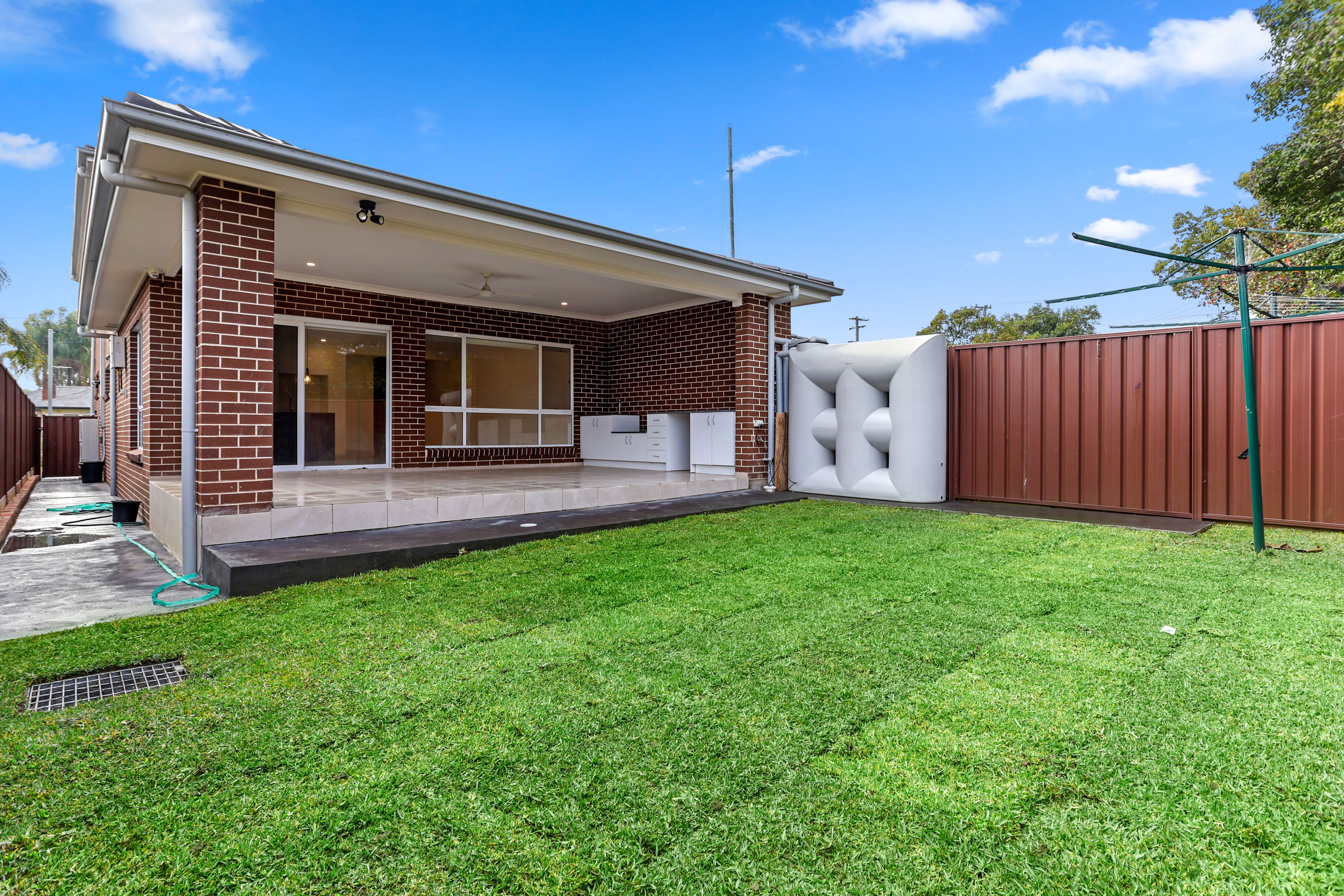 10 Sixth Avenue, Seven Hills, NSW 2147