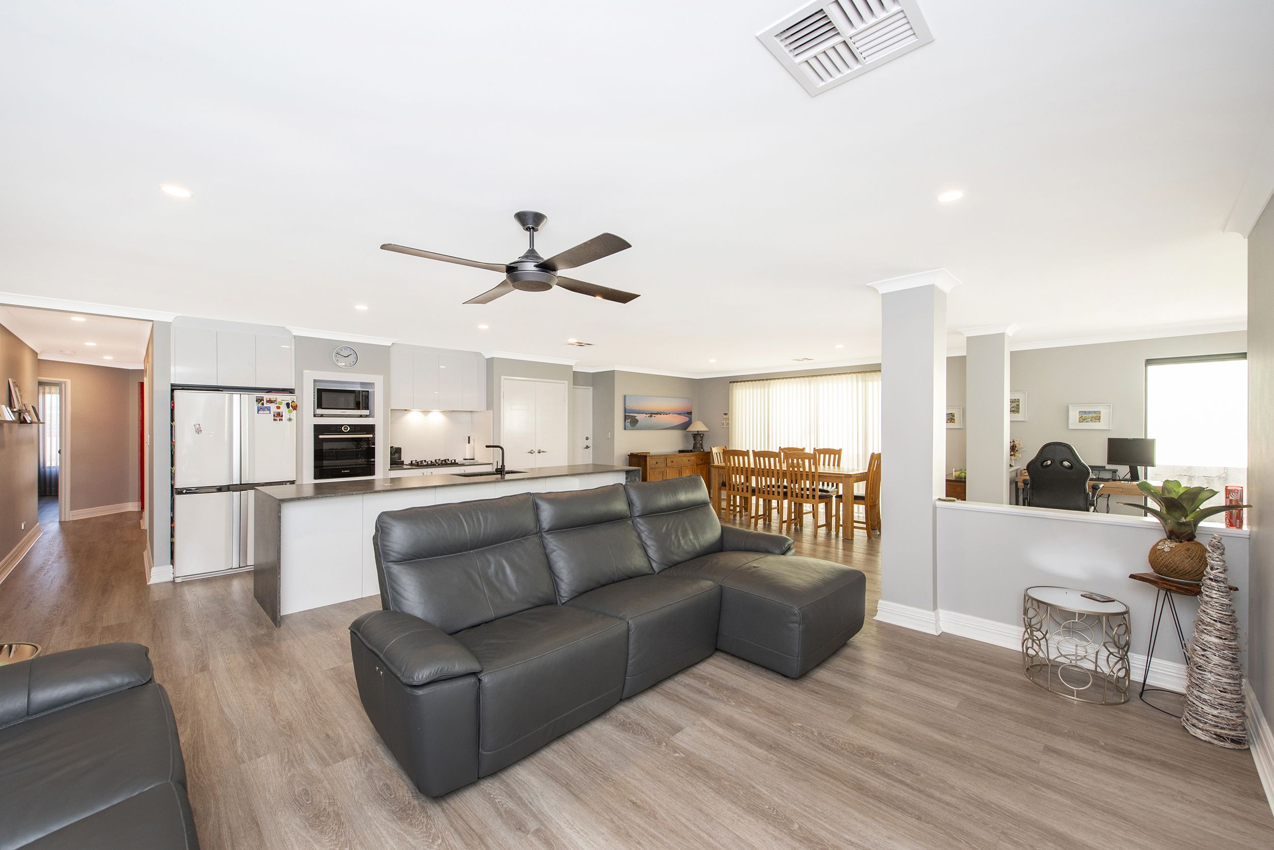 16 Searchers Crescent, Baldivis, WA 6171