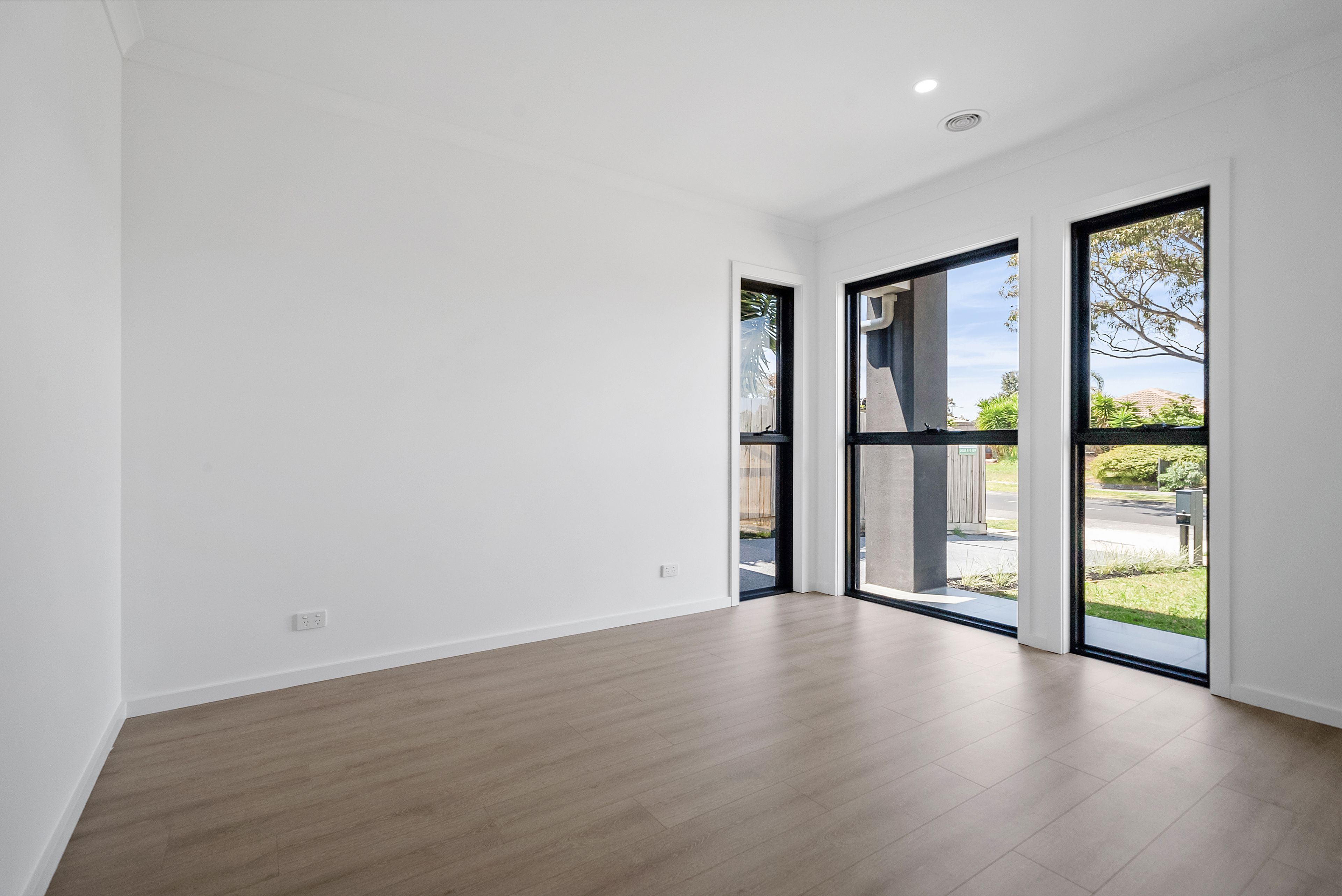 114B Mill Park Drive, Mill Park, VIC 3082