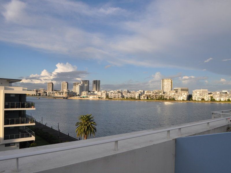 429/8 Stromboli Strait — photo 2 of 13