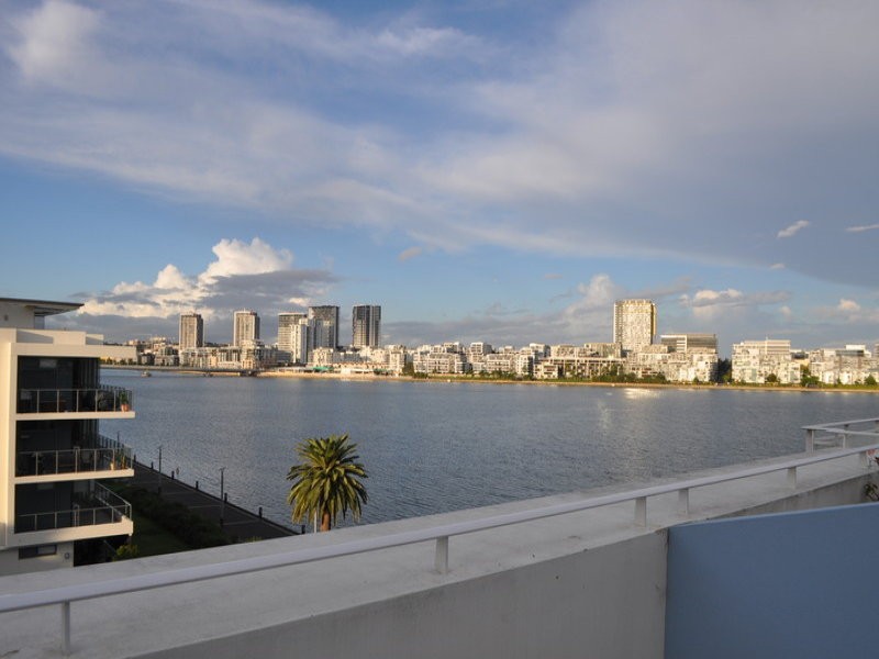 429/8 Stromboli Strait, Wentworth Point, NSW 2127
