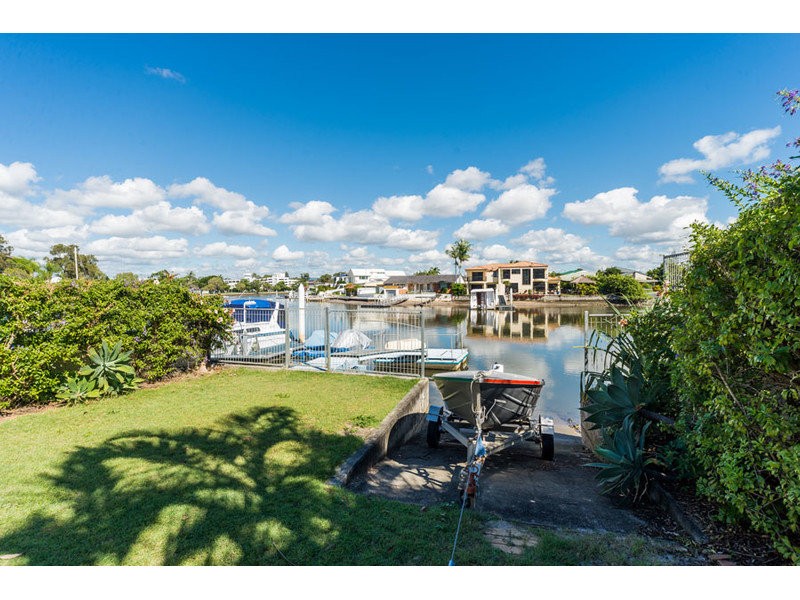 16 Back Street, Biggera Waters, QLD 4216