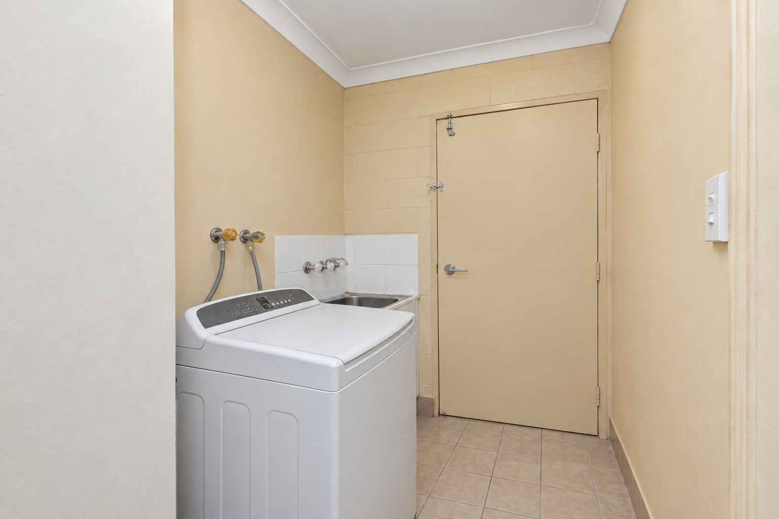 22 Lynette Street — photo 8 of 13
