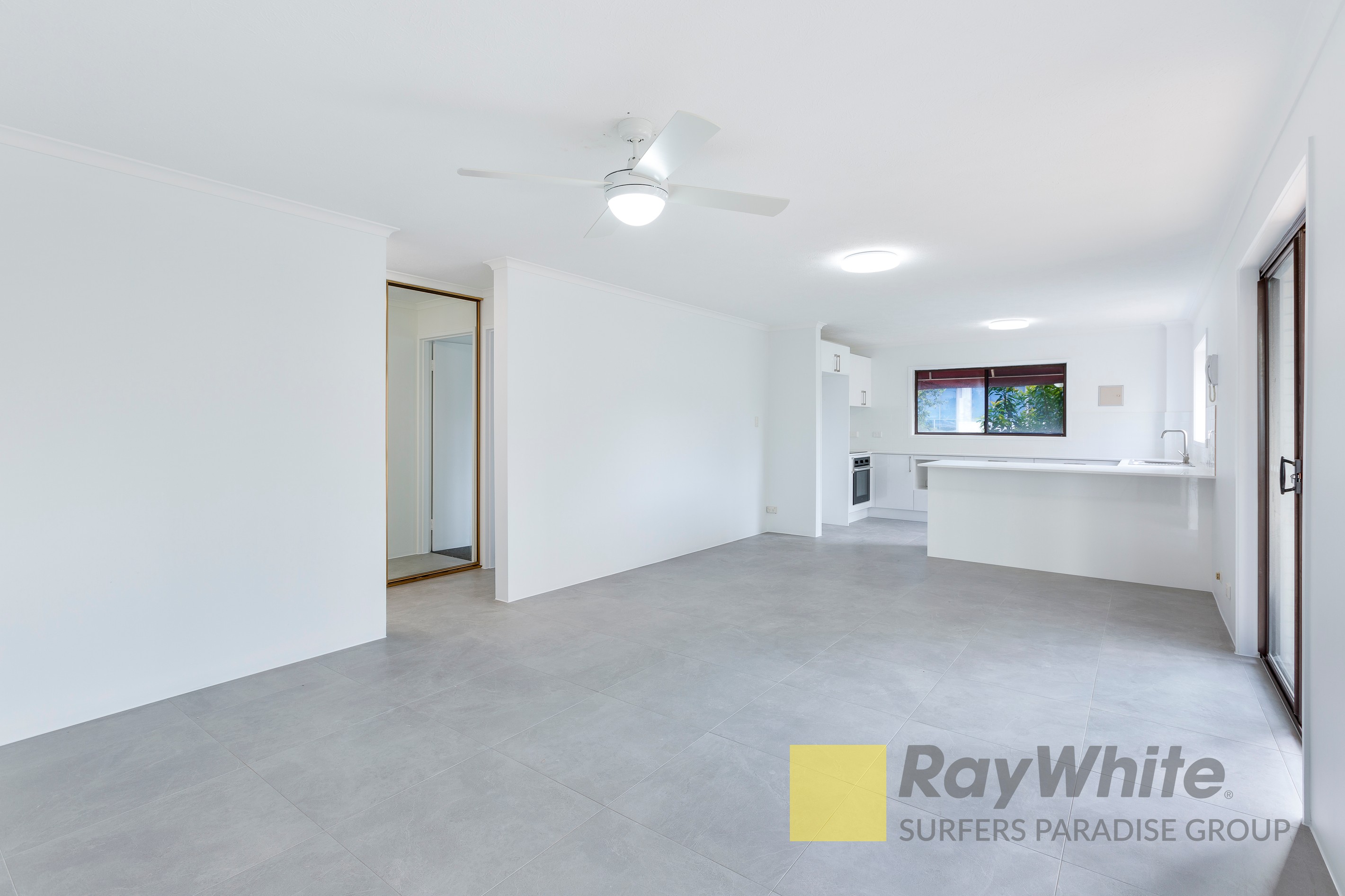 2/23 Labrador Street, Labrador, QLD 4215