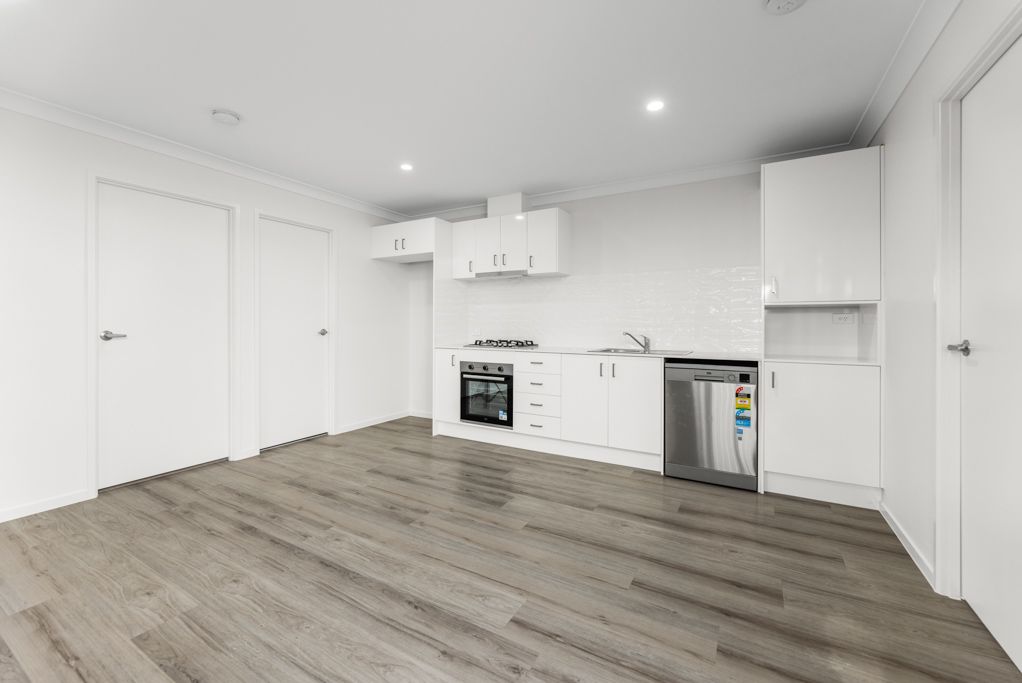 1 & 2/27 Vincent Crescent — photo 16 of 24