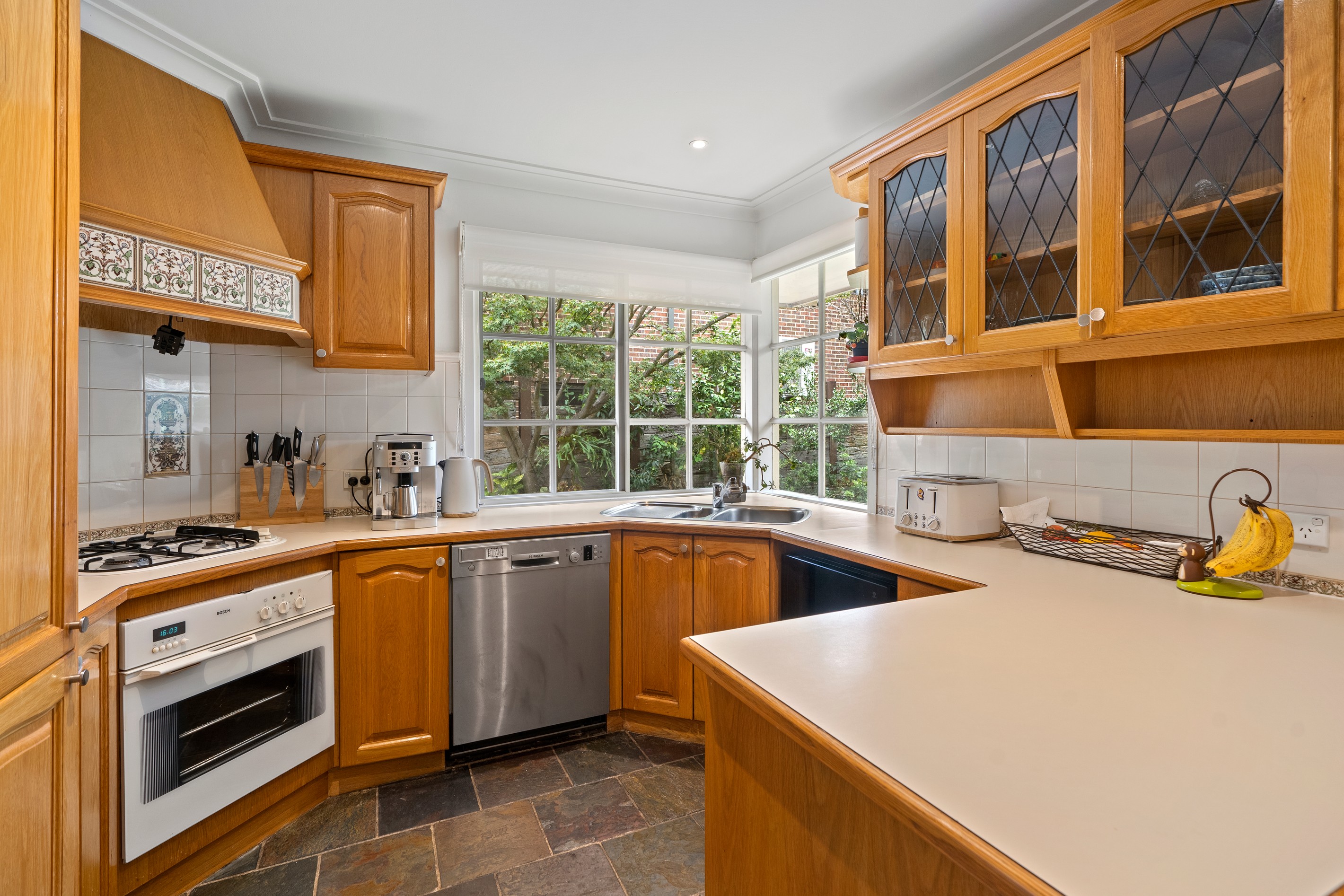 2 Litchfield Avenue, Ferntree Gully, VIC 3156