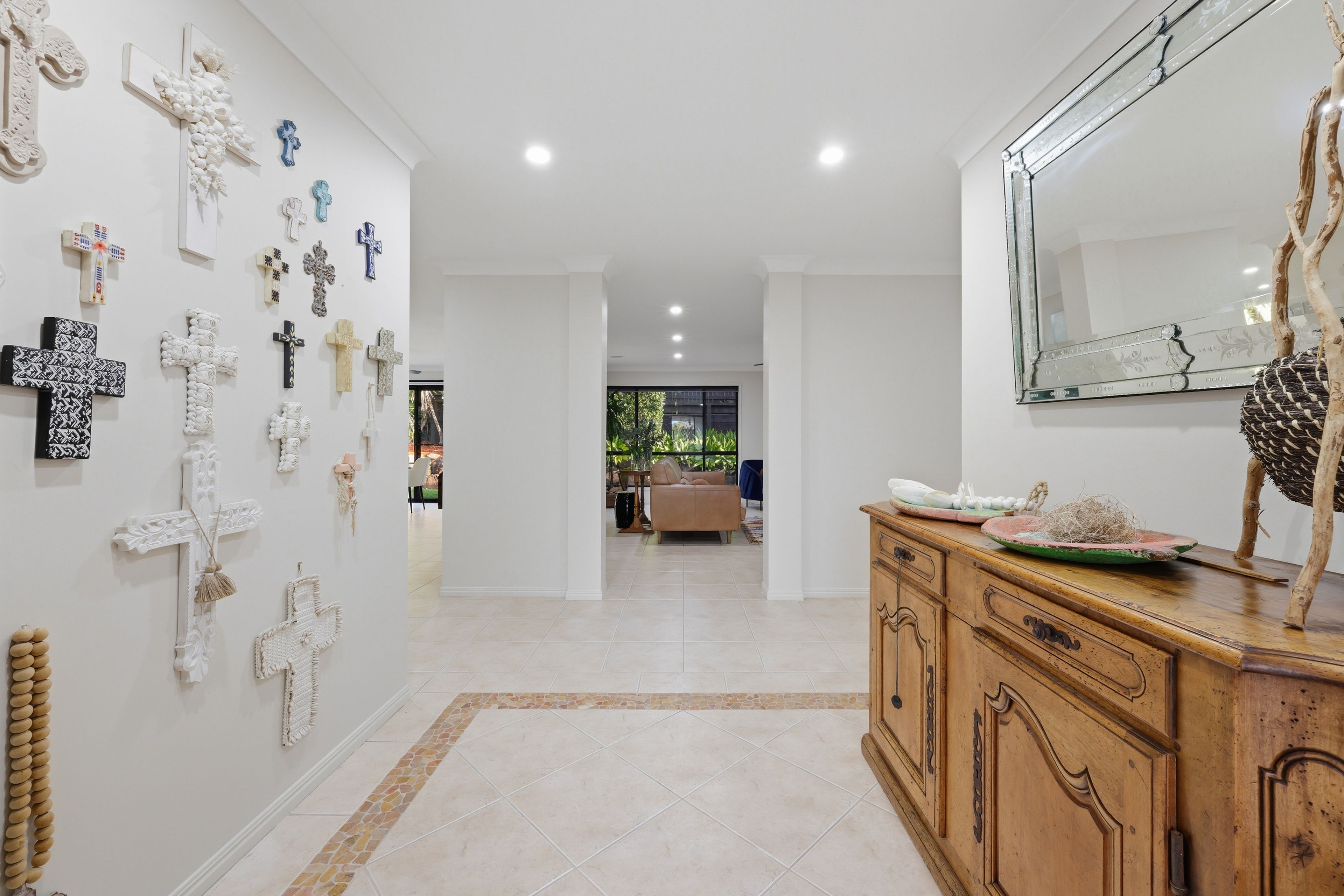 1 Watego Crescent — photo 6 of 30